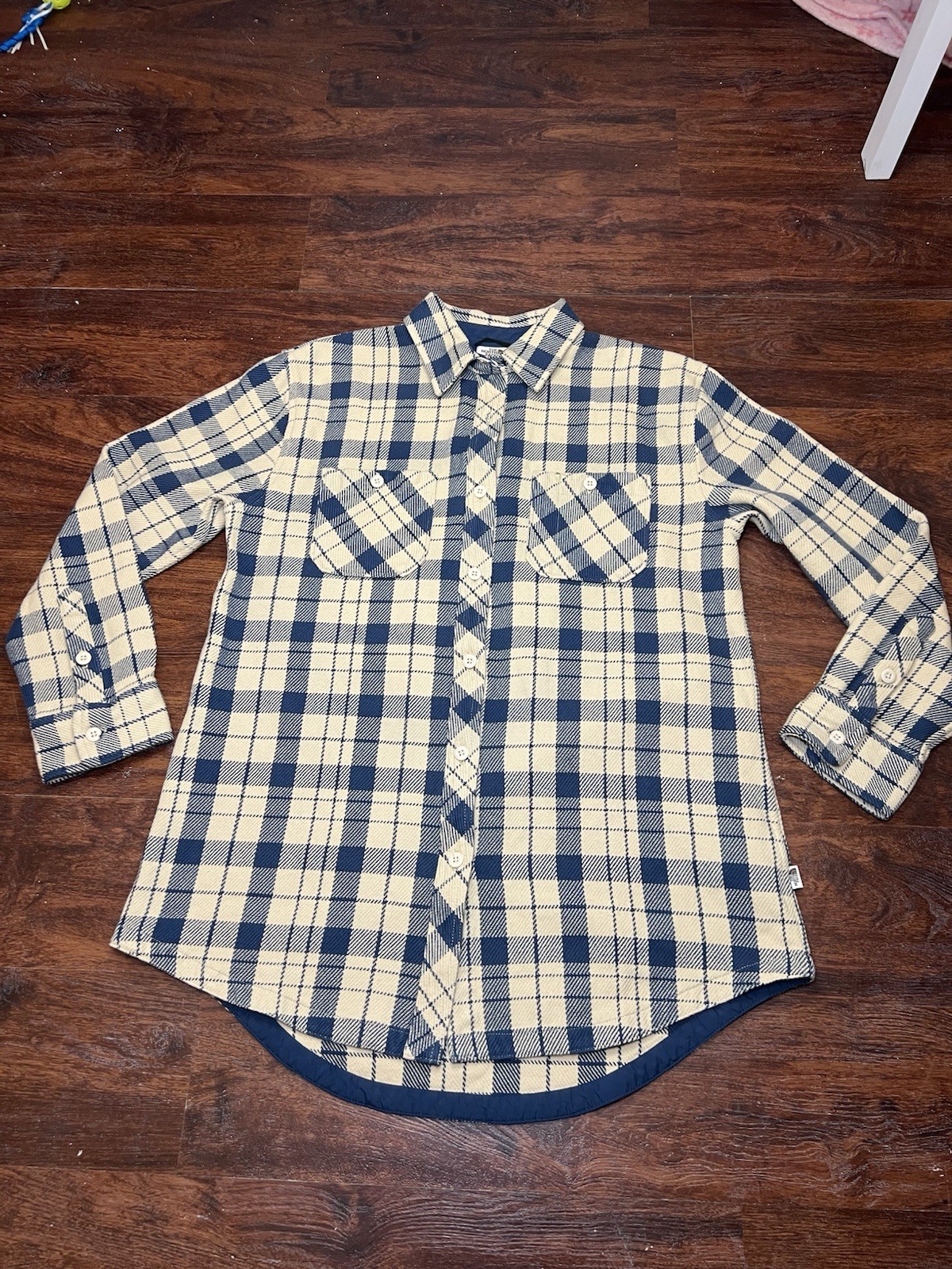 The north face Women’s Flannel Shirt Blue And Cream Plaid Size Medium