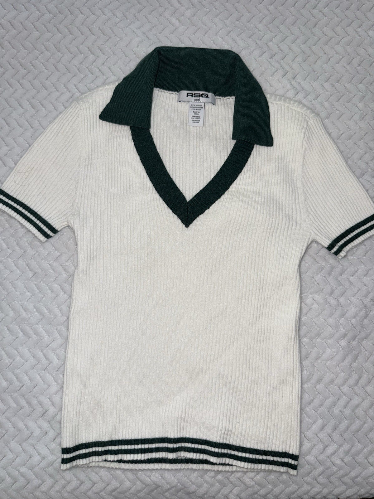 RSQ Women’s White/Green Striped Ribbed Knit Collared V-Neck Sweater S
