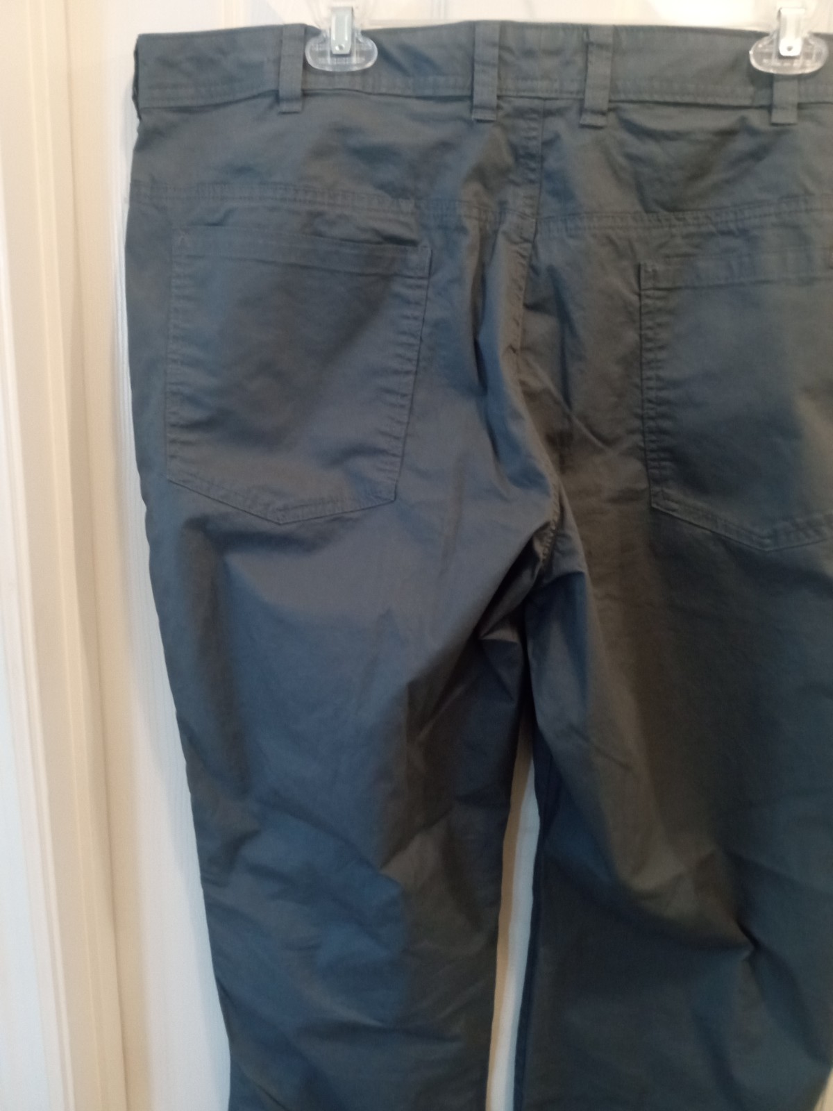 men’s columbia khaki pants/40×34/97 cotton 3 elestane/gray/nos?/no tags