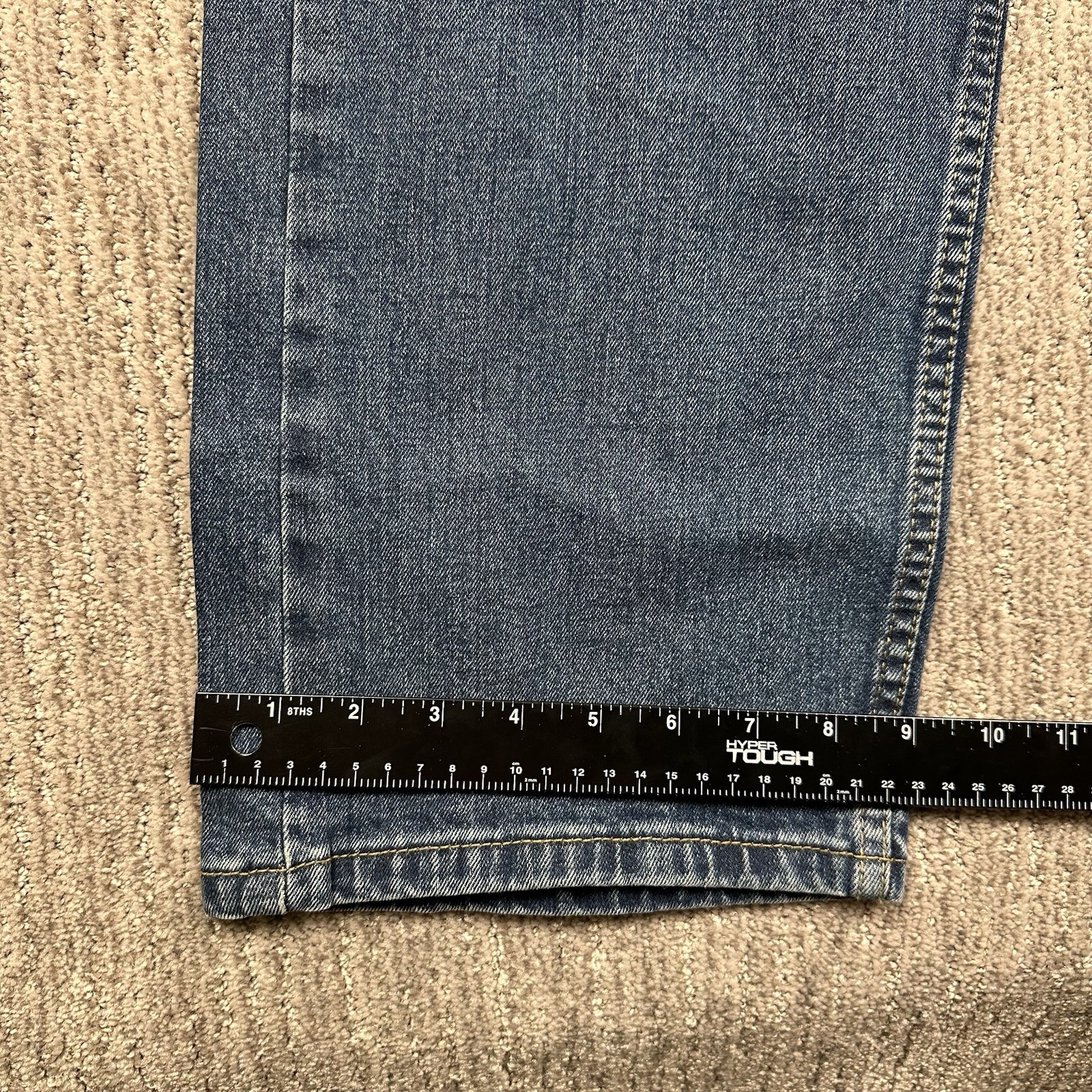 NWT LEVI’S 505 Regular Size 40 x 34 Medium Wash Room At Thigh Men Jeans MSRP $69