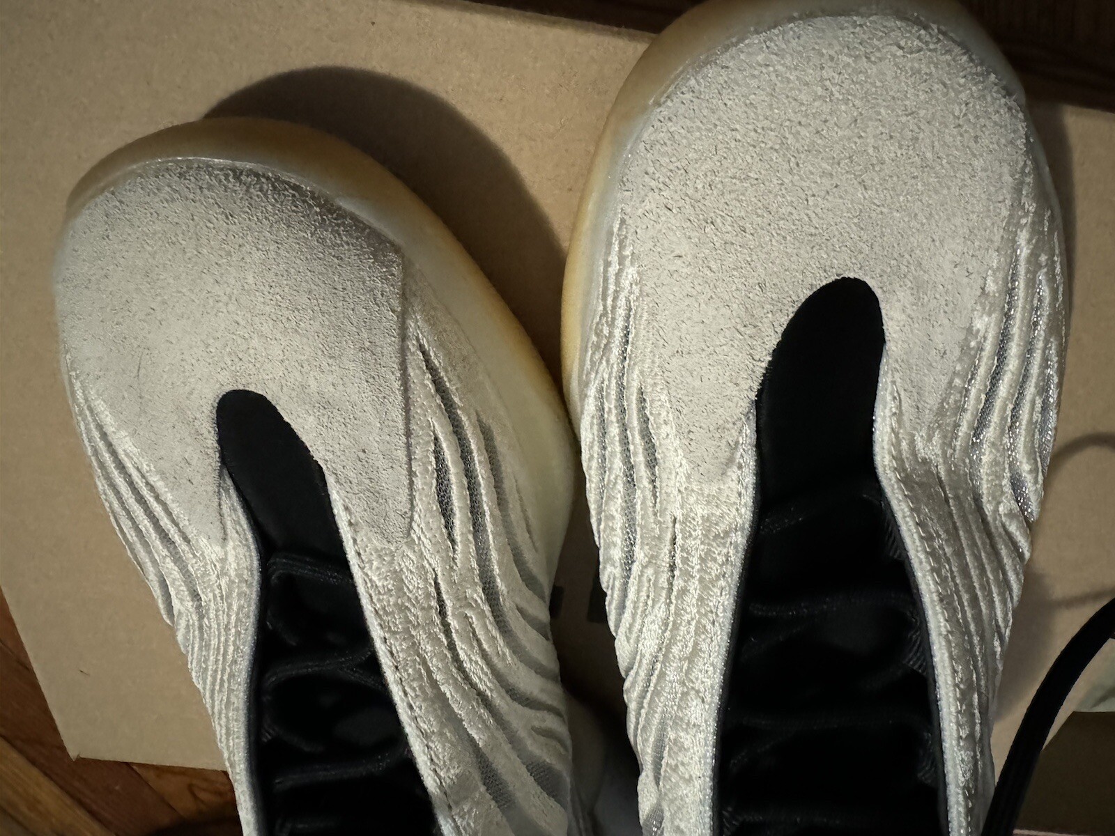 Size 10.5 – adidas Yeezy Quantum Mist Slate