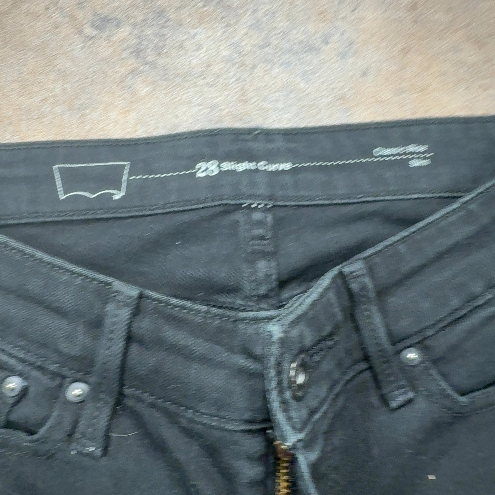 LEVI’S Slight Curve Jeans Black Womens (28 Inch Waist) (31 Inch Leg) Slim Fit