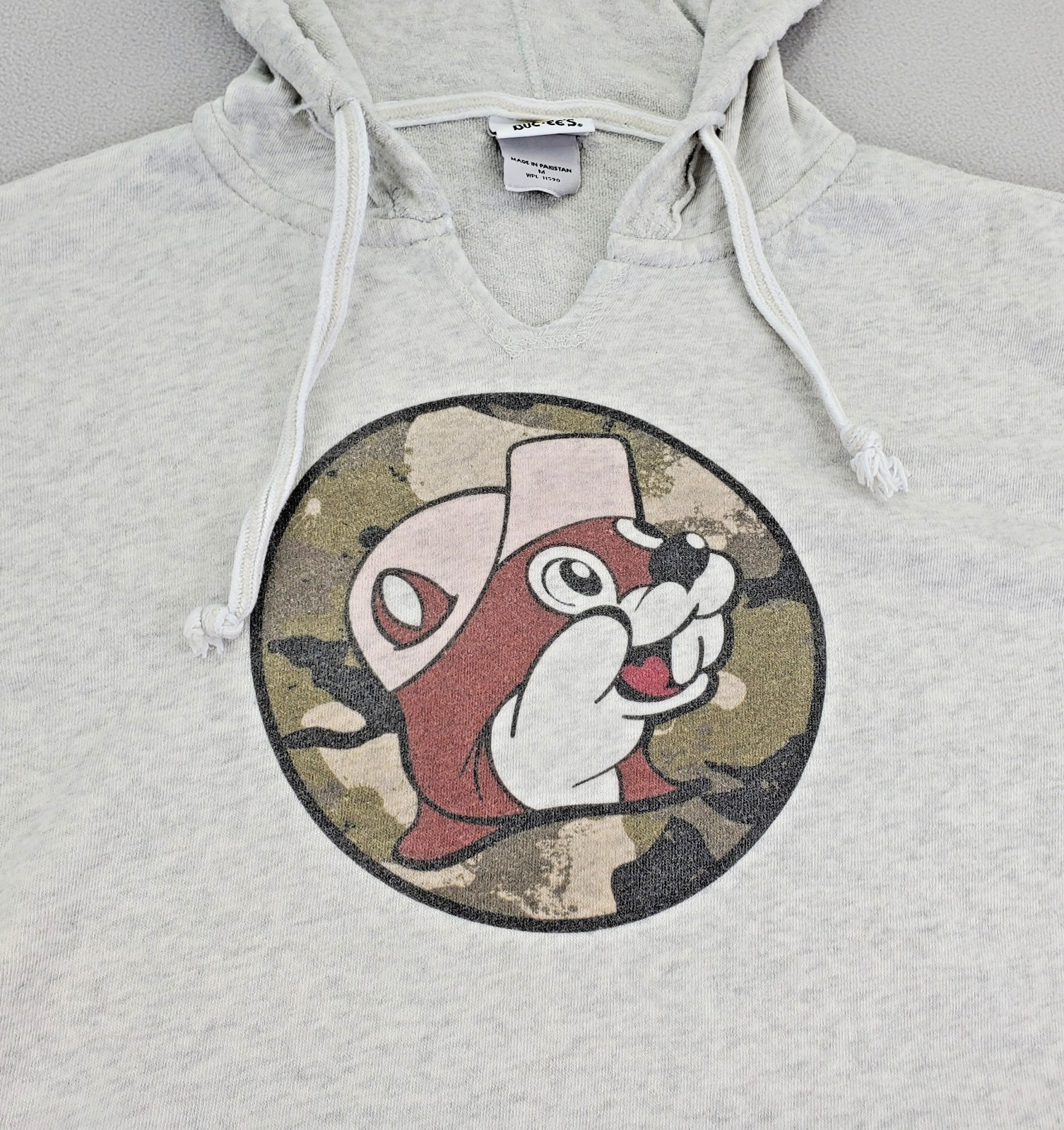 Buc ees Hoodie Womens M Light Gray Camo Logo V Neck Raw Edge Distressed Bucees