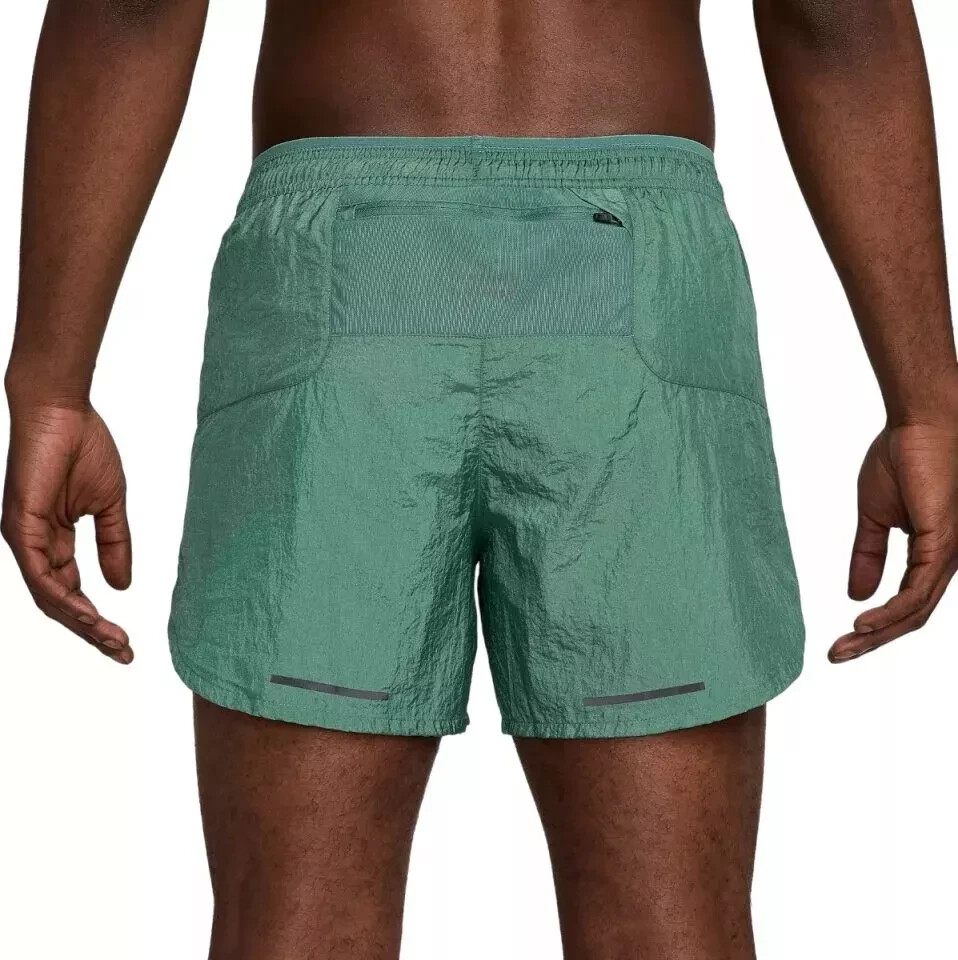 NEW MENS SIZE M NIKE STRIDE RUNNING DIVISION 5″ SHORTS 2-in-1 GREEN FN3391 361