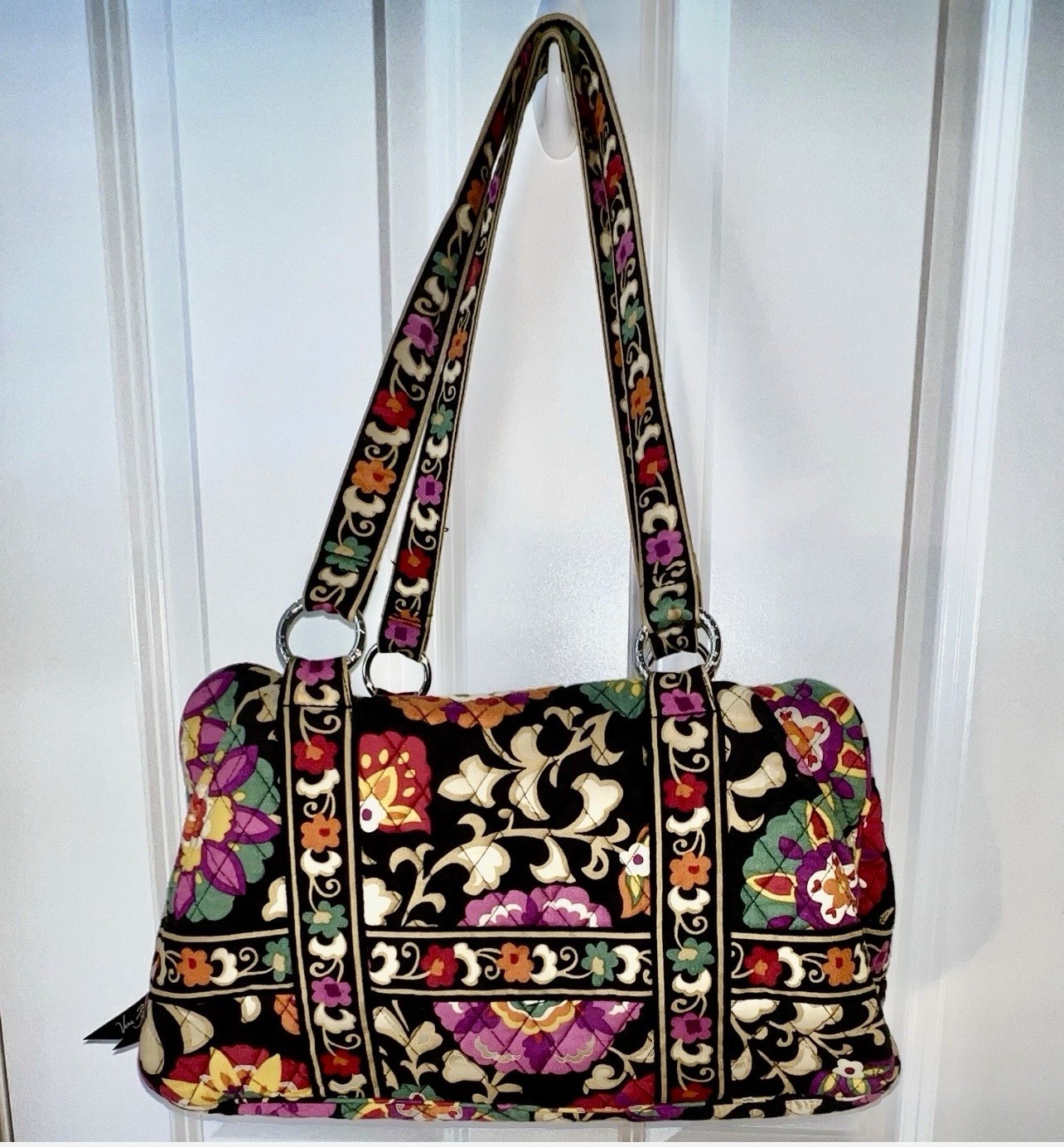Vera Bradley Large Floral Shoulder Bag Black Multicolor Lined Inner Pockets Zip