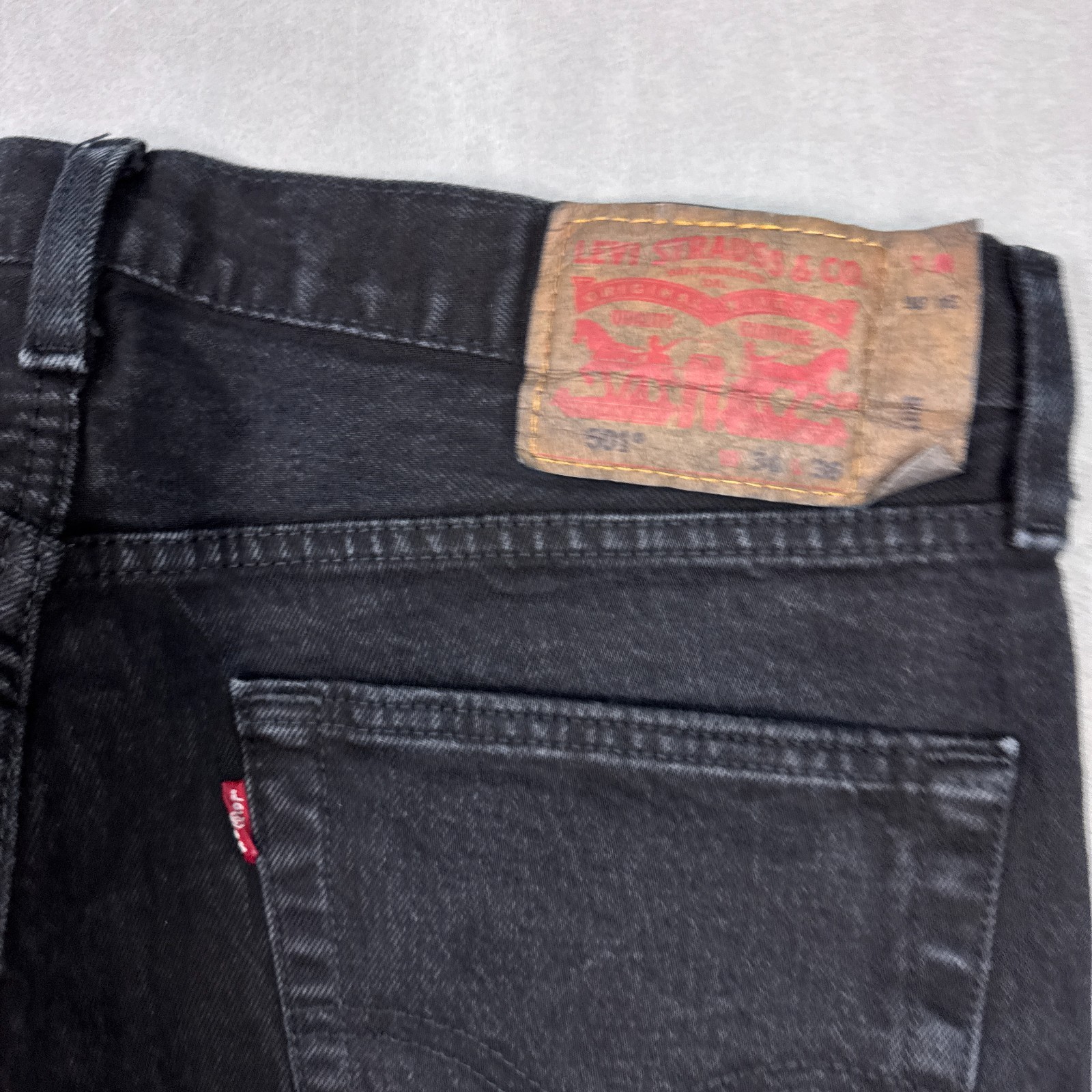 Levis 501 Jeans Mens 34×32 Black Button Fly Denim Pants Straight Dark (Tag34x36)