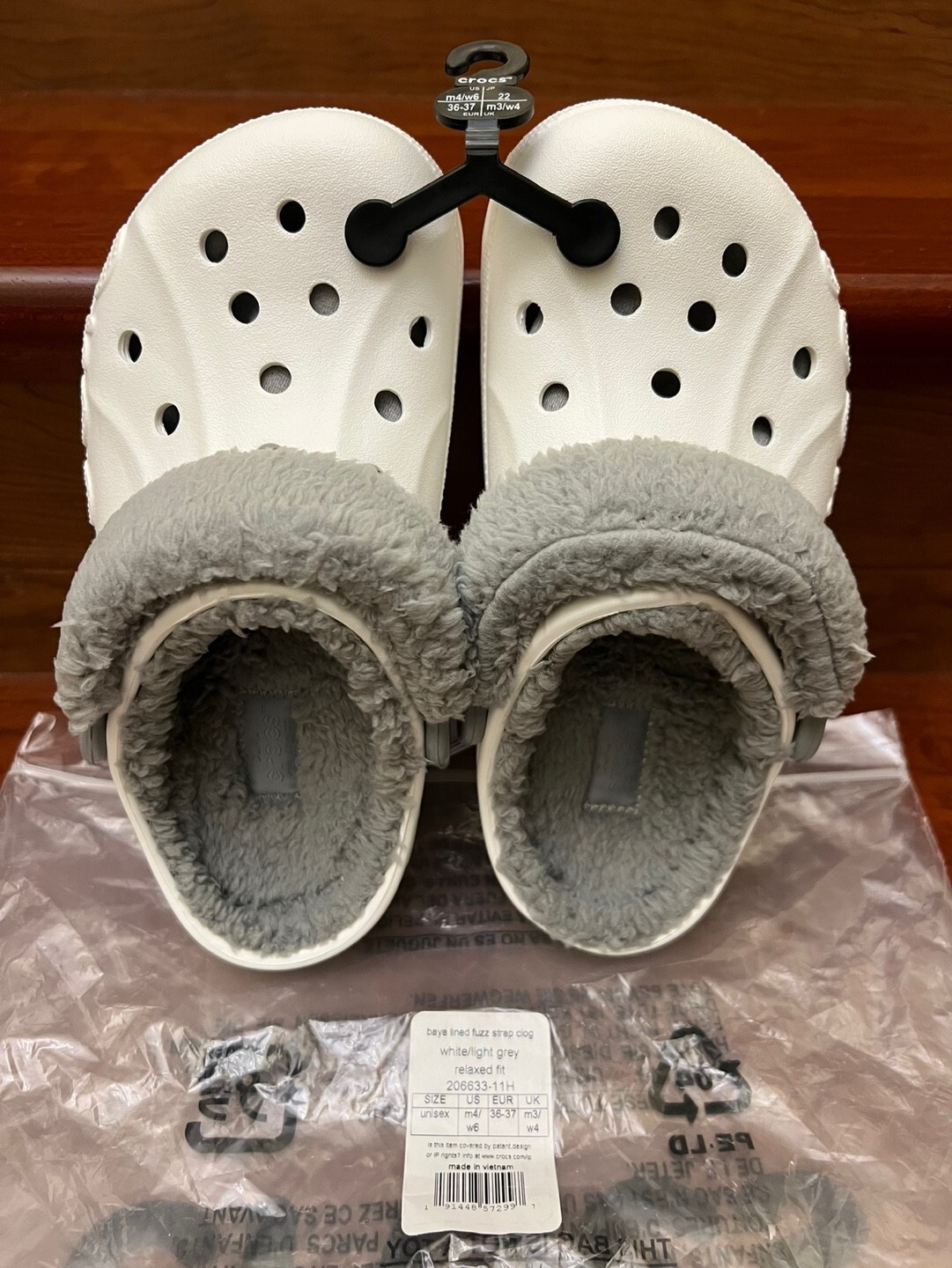 CROCS Baya Lined Fuzz Strap Clog 206633-11H Relaxed Fit US Size M 4 / W 6 NEW
