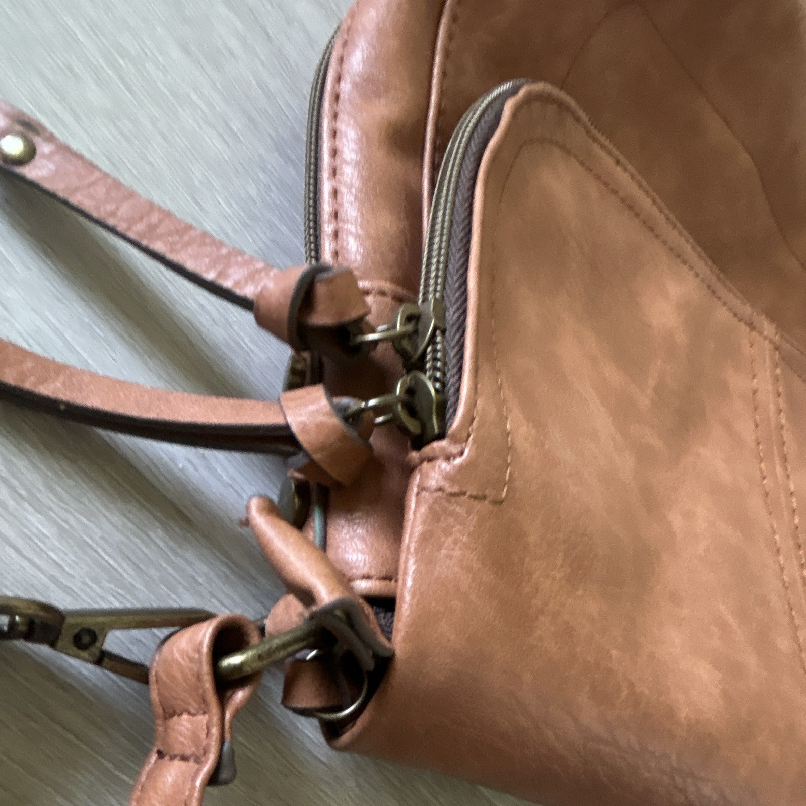 Brown Medium Crescent Crossbody Bag Adjustable Detachable Strap Zip/Magnetic