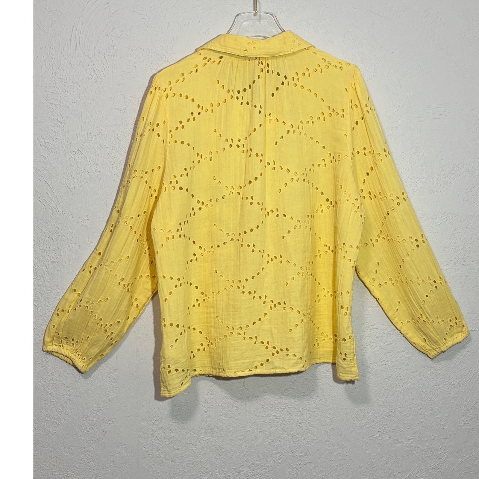 LOGO Lavish – Yellow Eyelet Lace Mesh Button Front Blouse Top Sz Extra Large