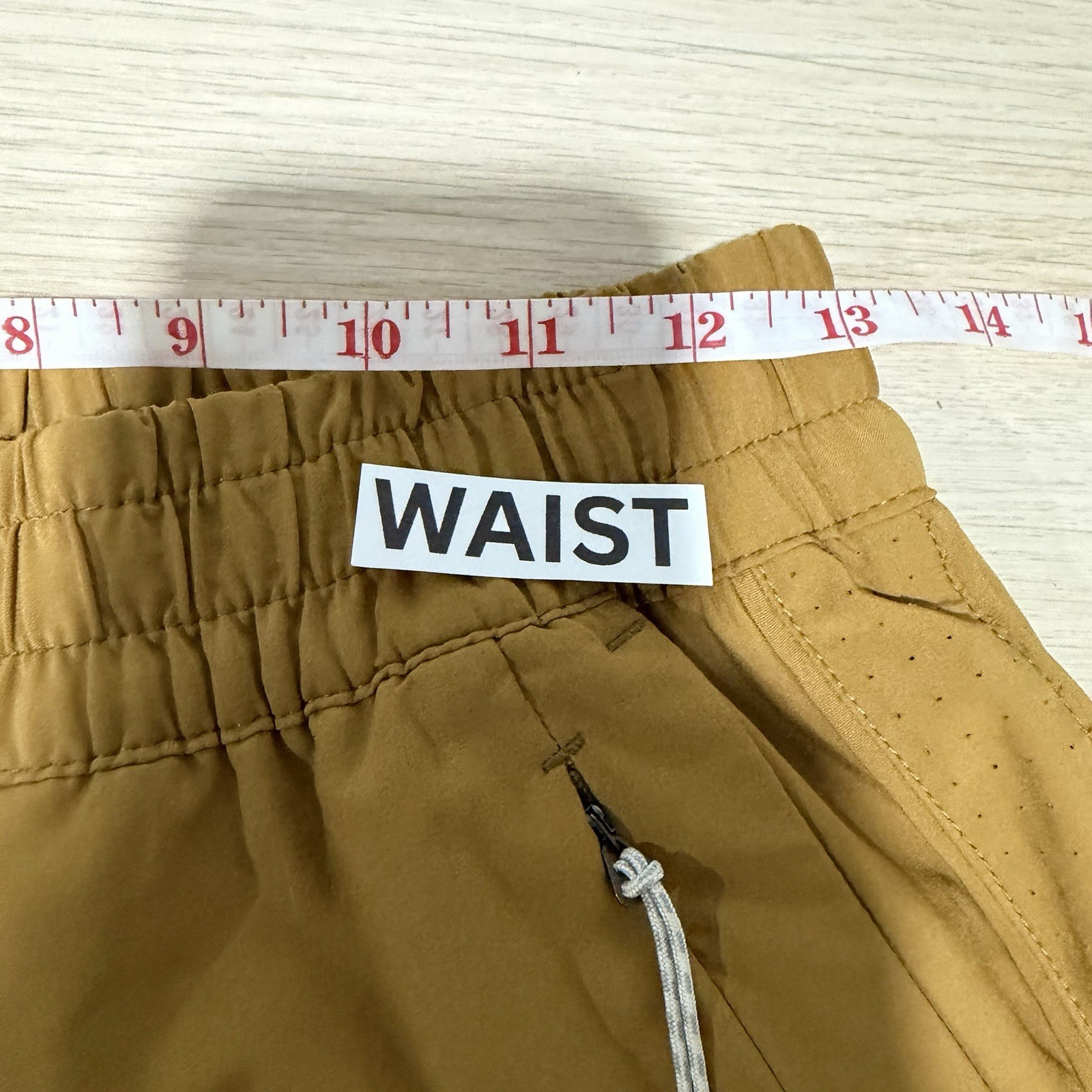 Vuori Dash Performance Shorts Size Medium Womens Active Athletic Mustard Color