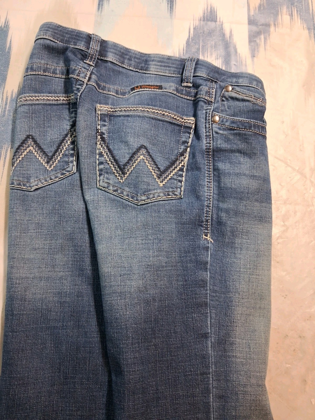 Wrangler Willow Ultimate Riding Jeans Measure 28×31 Boot Cut Medium Wash