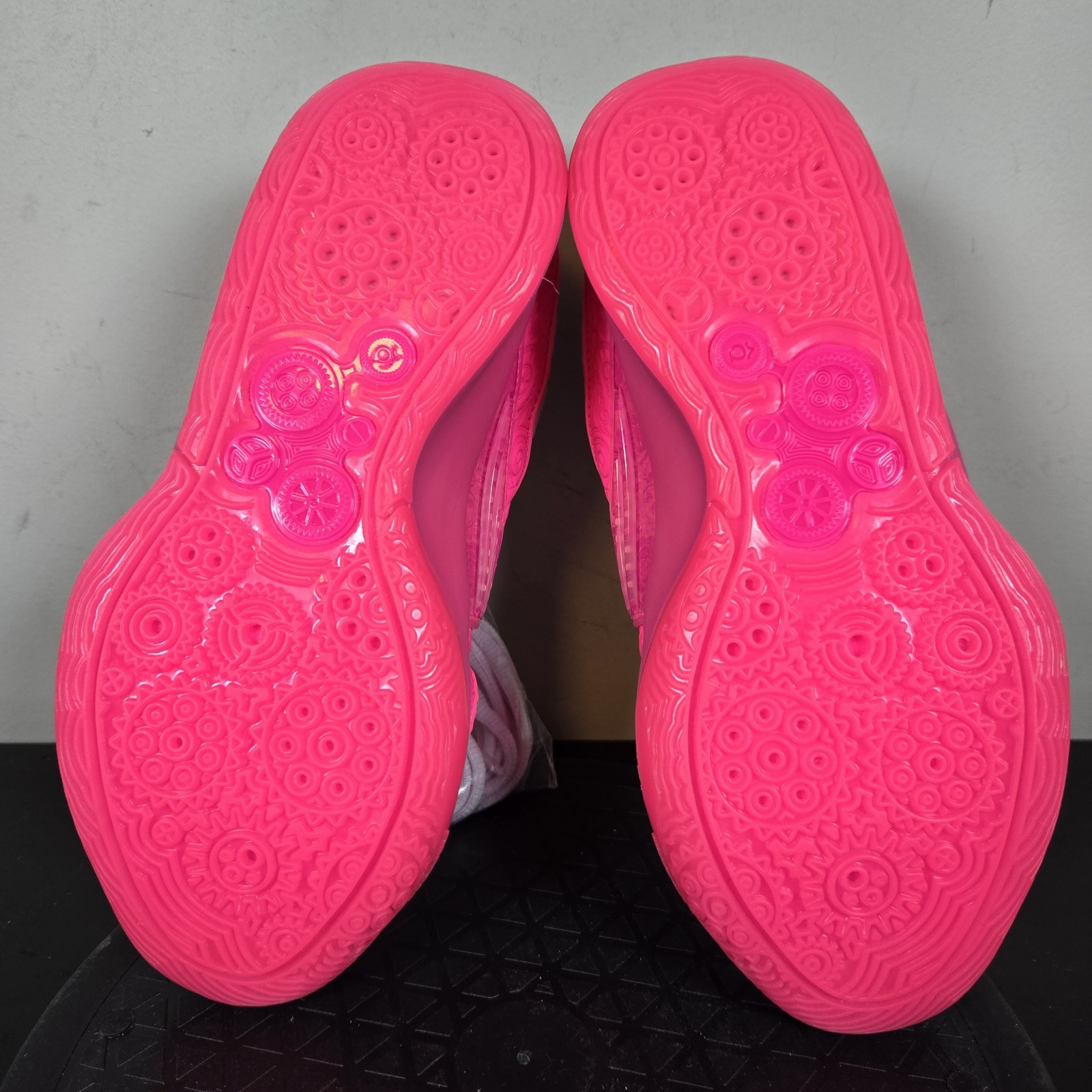 Nike KD 16 Aunt Pearl Hyper Pink Basketball Shoes FN4929-600 Men’s Sz 4.5
