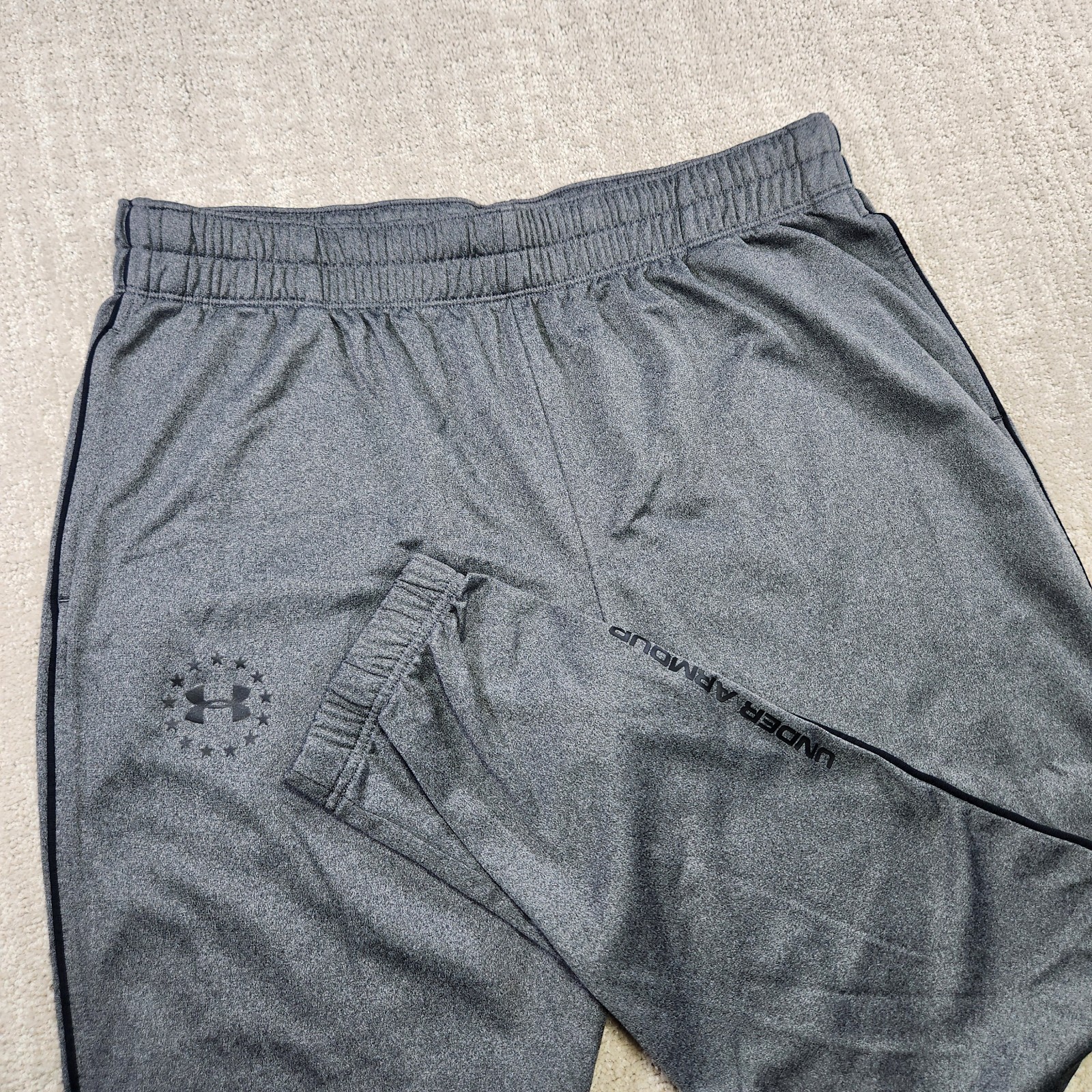 Under Armour UA Joggers Men XL Tricot Freedom Gray Sweatpants Athleisure Workout