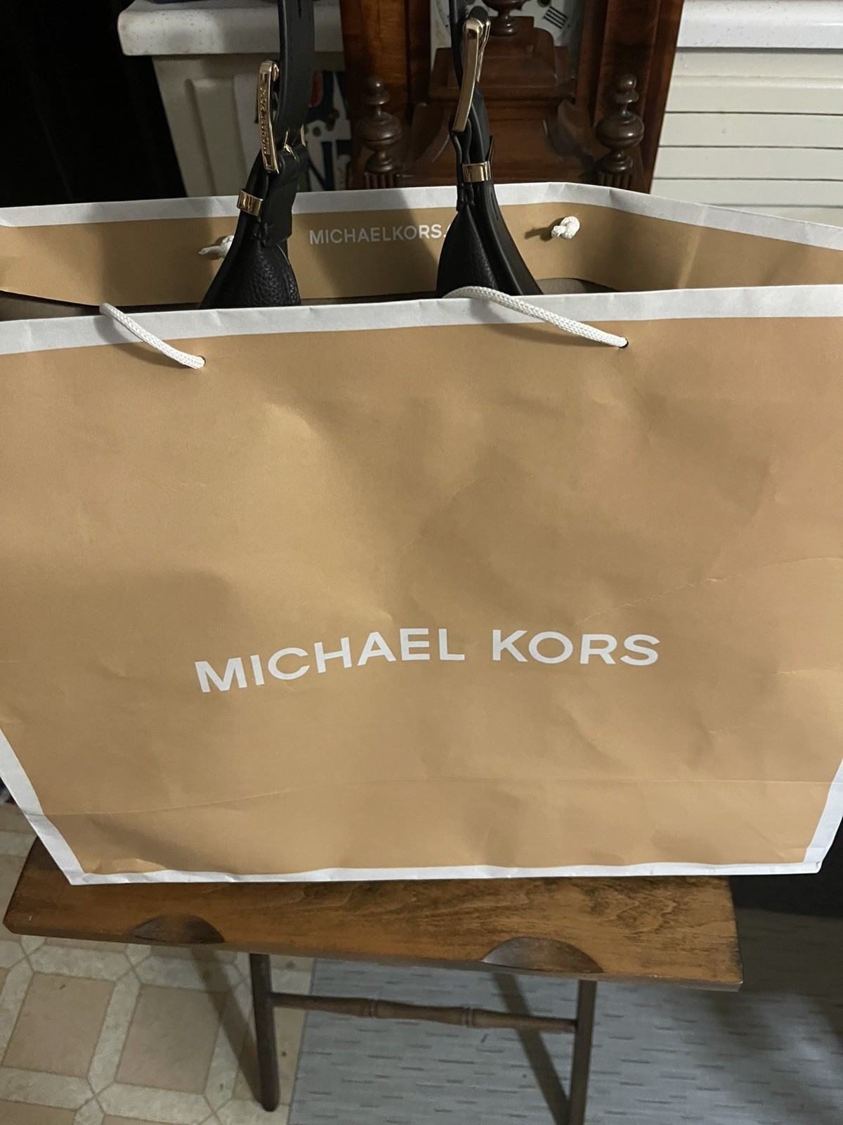 Michael Kors Nolita Lg Pebbled Leather Hobo Shoulder Bag Color Black/Gold. NWT.