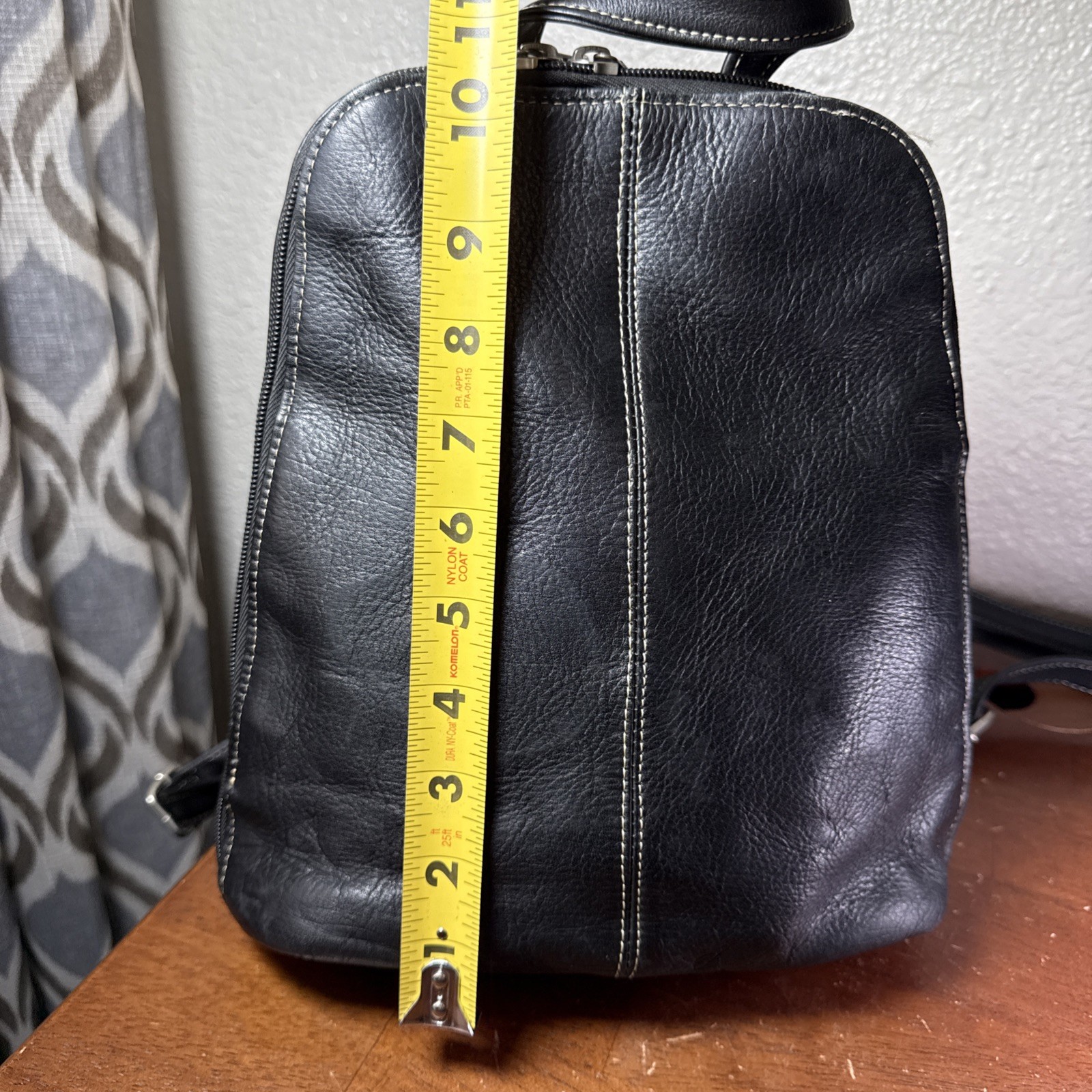 Le Donne Genuine Leather Zip Sling Or Backpack Black