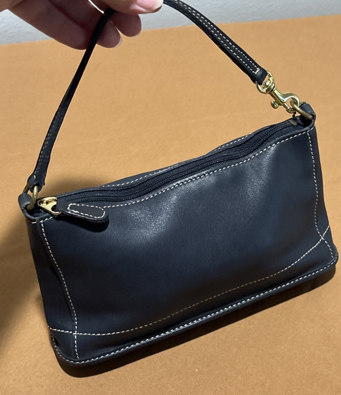 Authentic Coach B0P-9311 Black Leather Vintage Bleecker Demi Zip Shoulder Bag