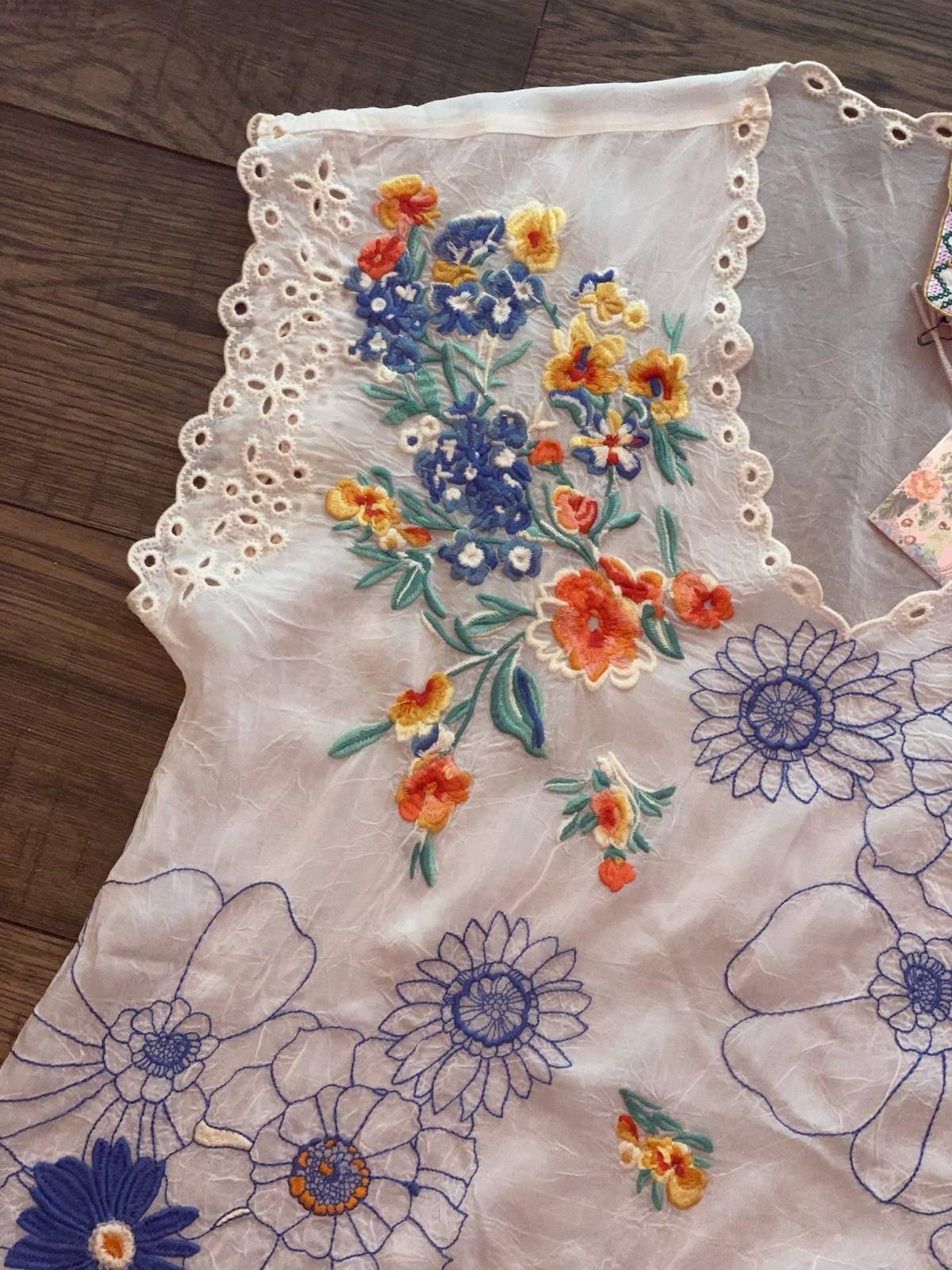 Johnny Was Women’s M White Sheer Floral Embroidered V-Neck Blouse read feedback