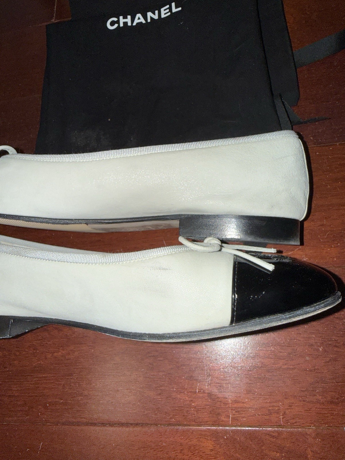 Chanel Classic Leather Ballet Flats In Black And White Size 38.5