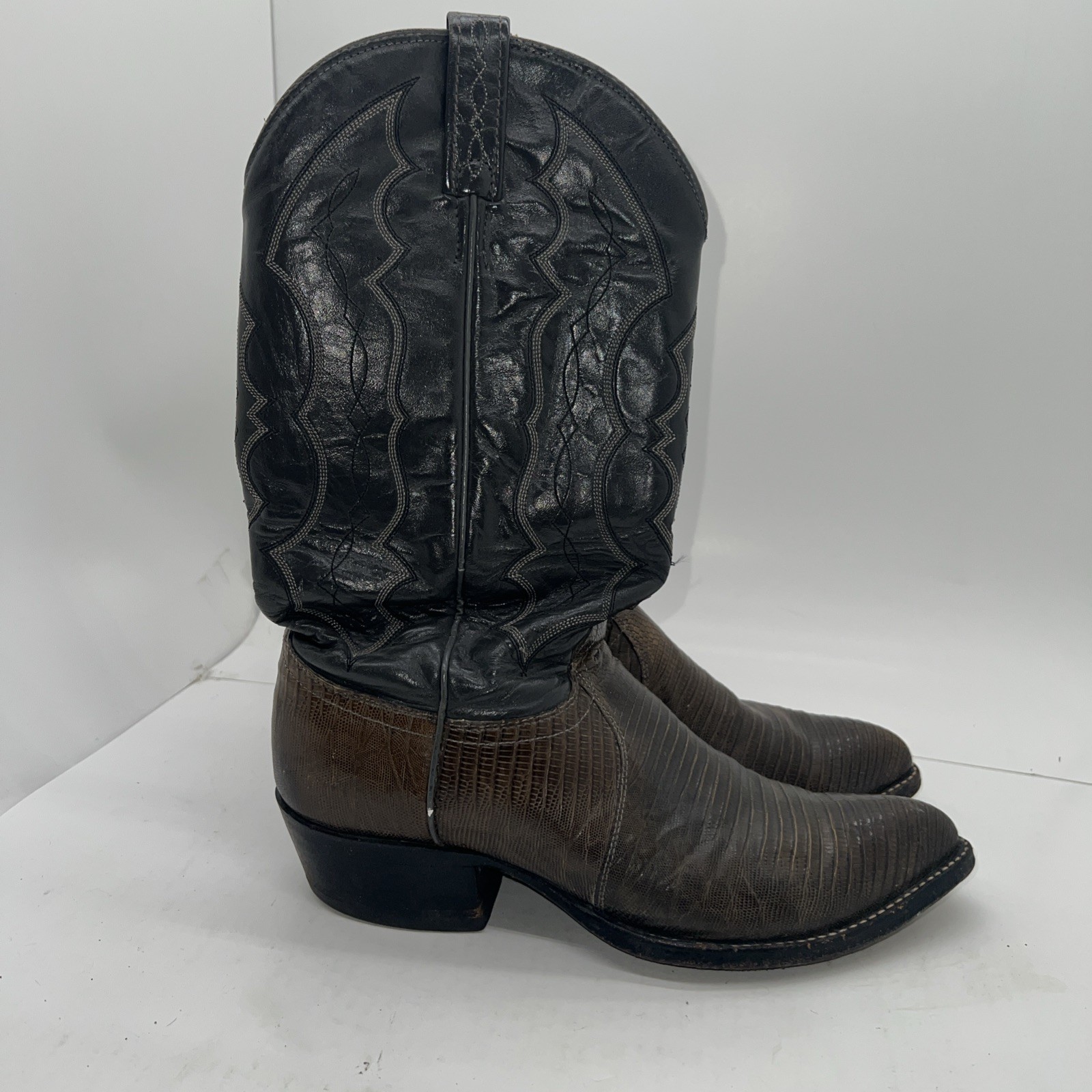 J Chisholm Men’s Exotic Cowboy Boots Size 9 D snakeskin Western Made In USA
