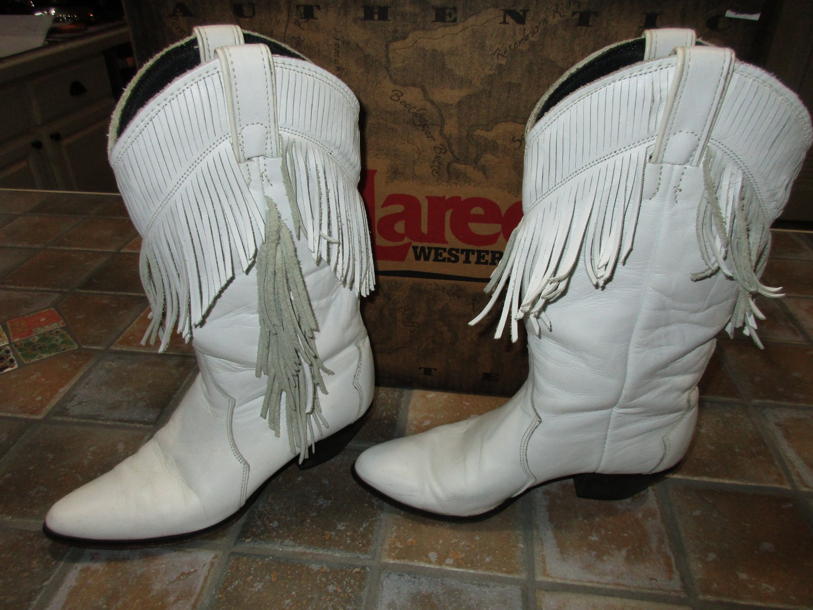 Laredo Cowboy boots Womens 6 M White Leather Tassel Western Vintage Boho Cowgirl
