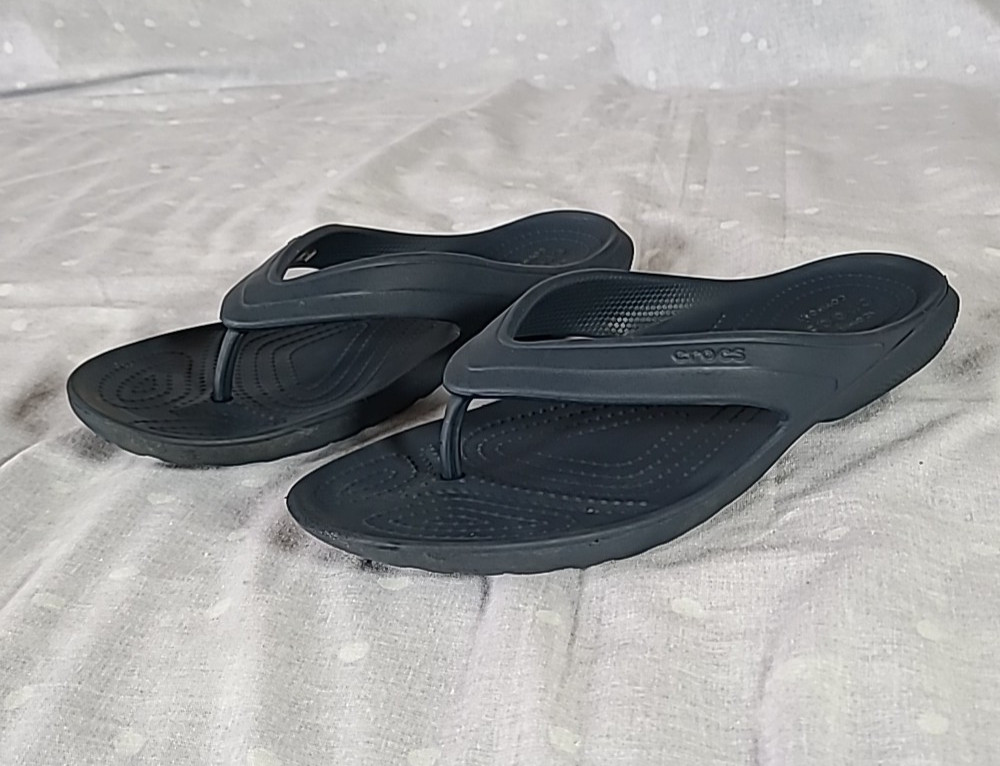 Crocs Women’s Sandals – Kadee II Flip Flops, Lake, Beach Shoes W 9 M 7