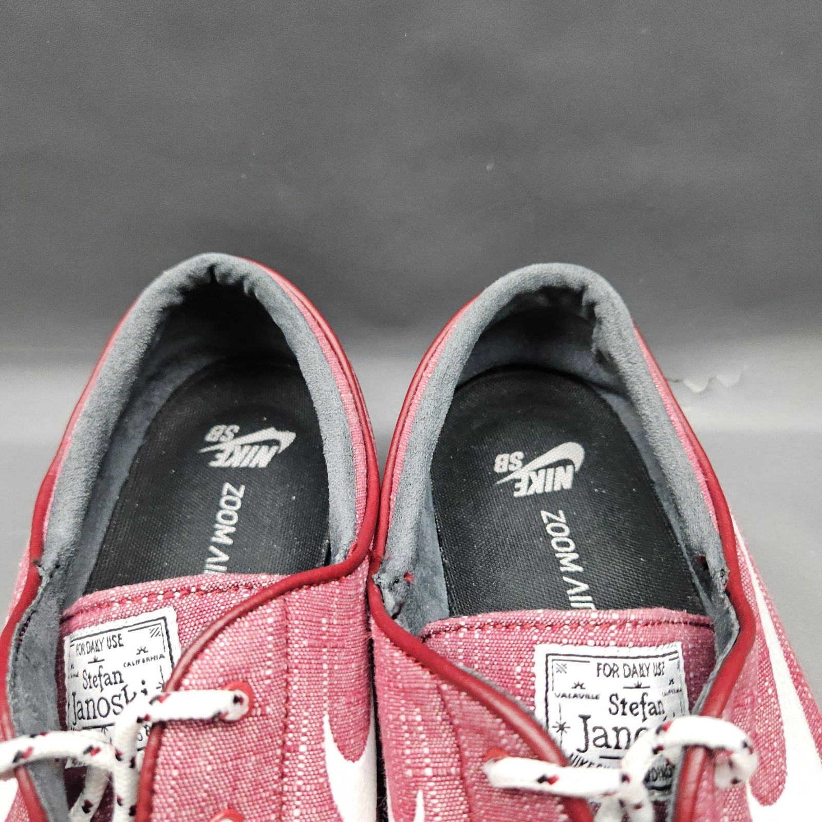 Nike SB Zoom Stefan Janoski Mens Shoes Size 13 Red Canvas Skateboard Sneakers