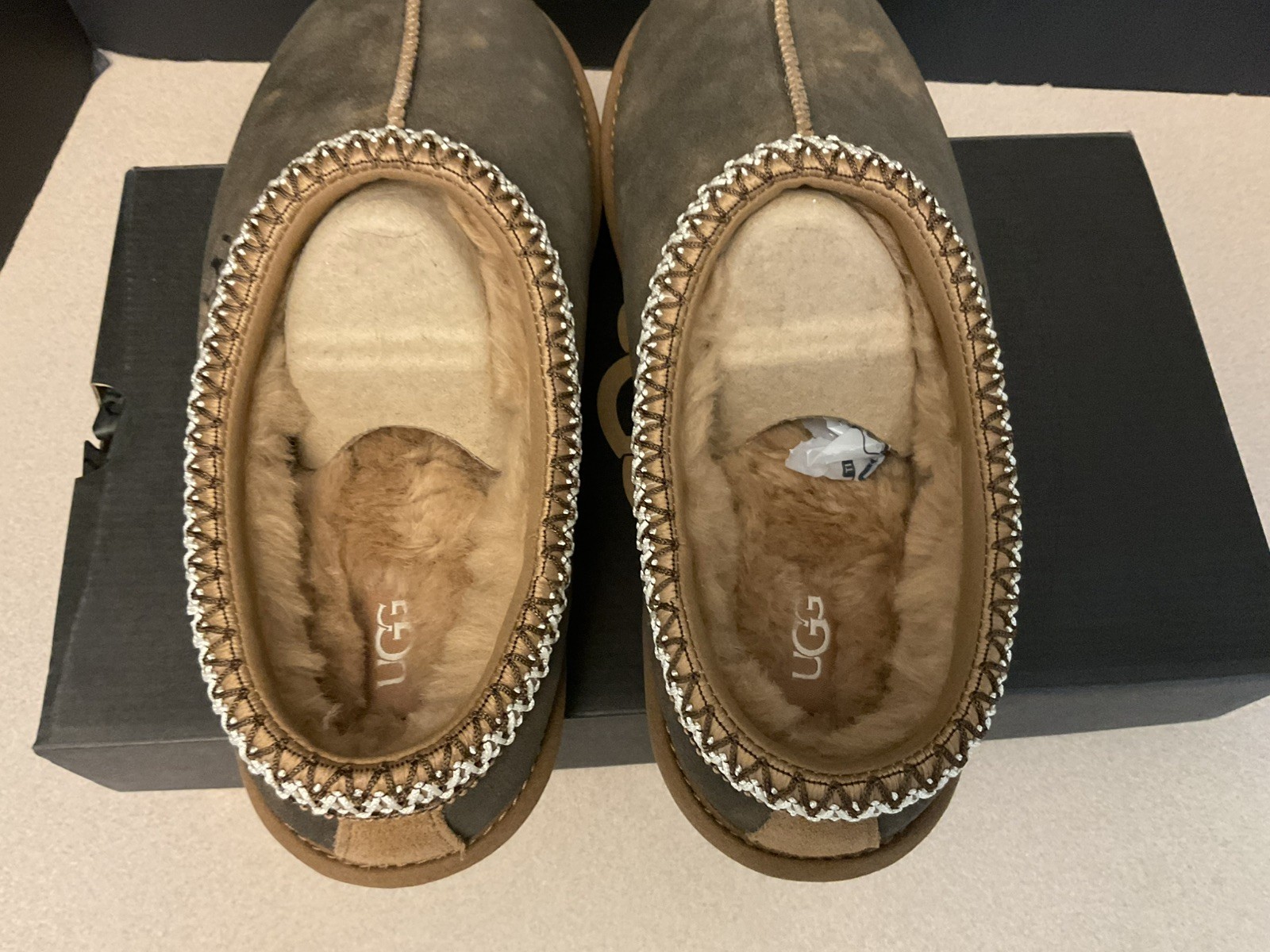 New! Mens UGG Tasman Baxter Chestnut Slippers. Size 8. Awesome Shoes!!!