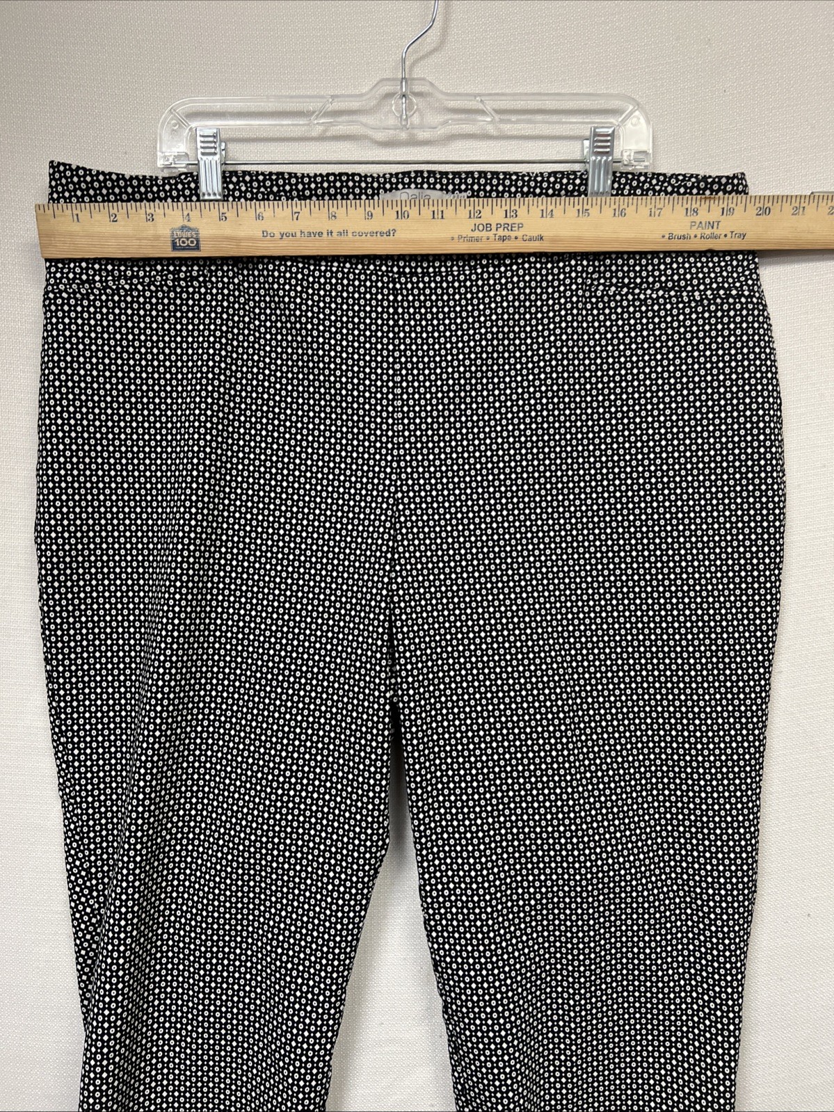Dalia Size 20W Black Capris