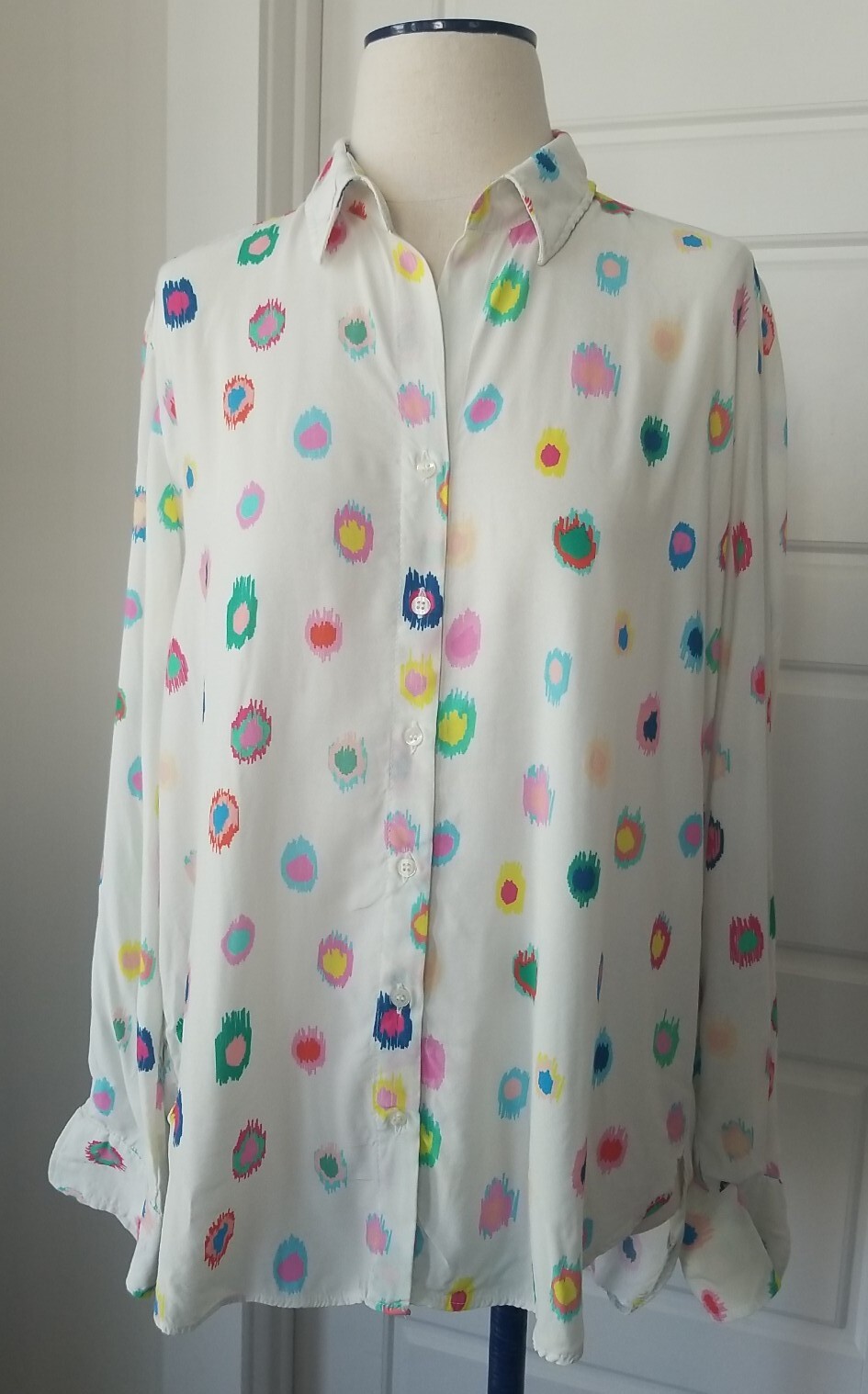 Vilagallo Button Up Top Geometric White With Colorful Paint Splat Size 46 Large