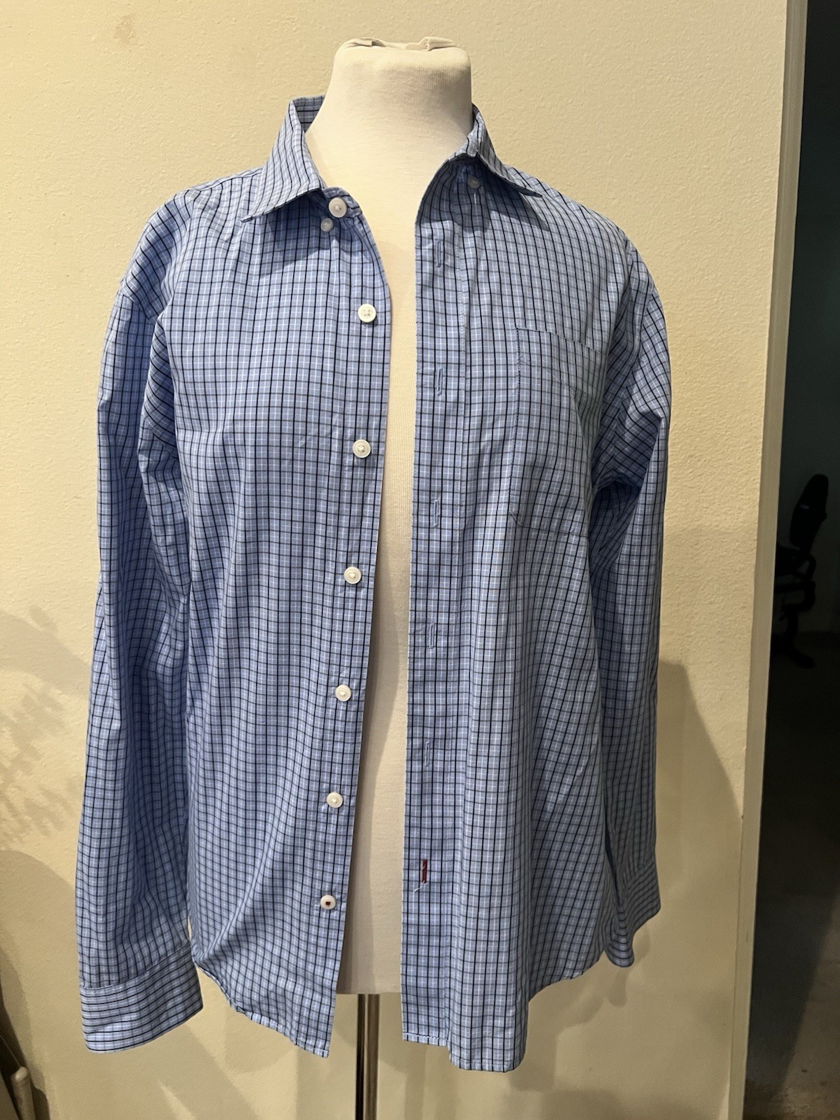 Giordano Men’s Blue Checkered Slim Fit Button Down Shirt Size Medium