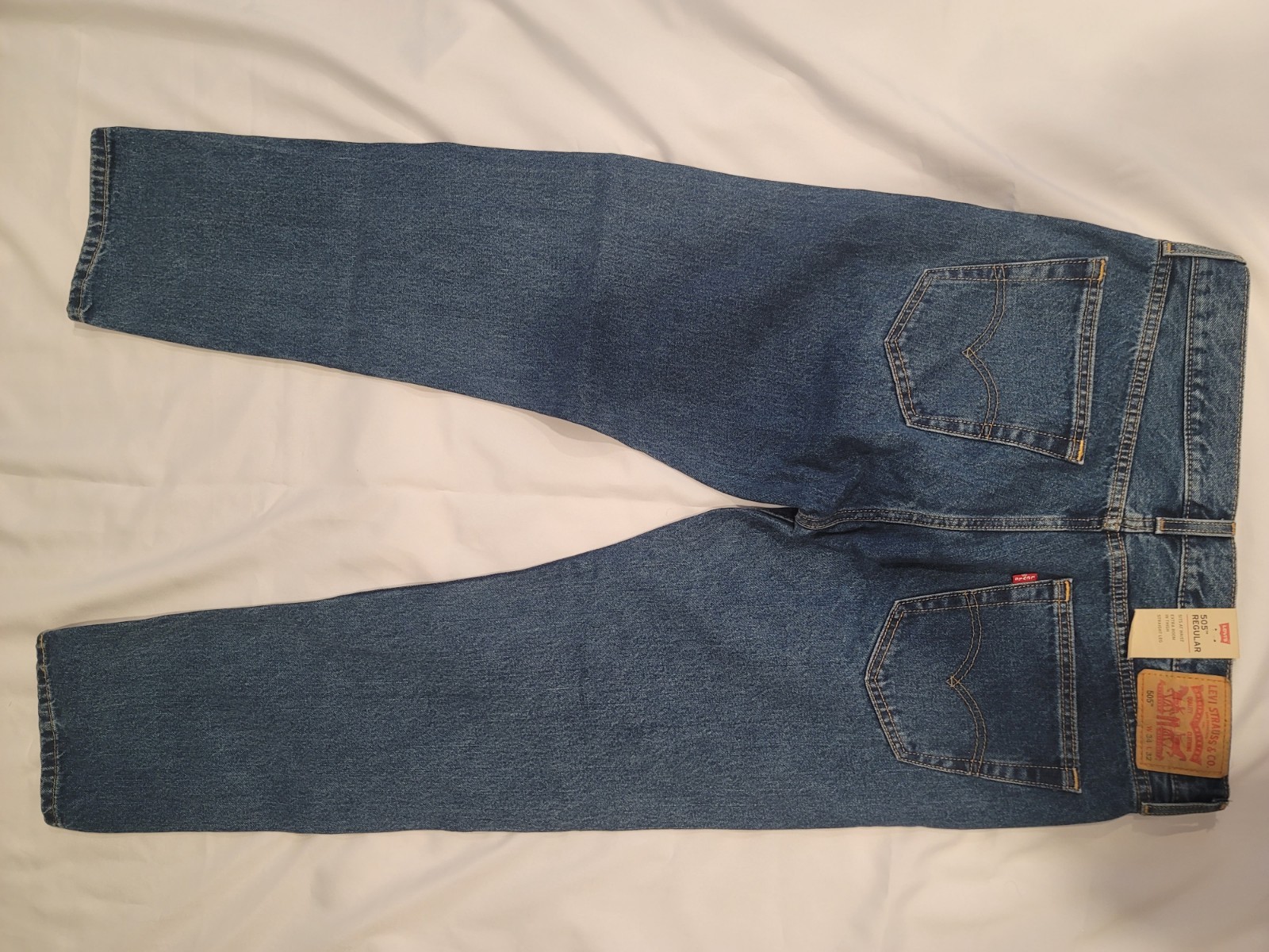 LEVI’S 505 Series Regular Fit Straight Leg Blue Denim – SIZE 34×32- Men pants