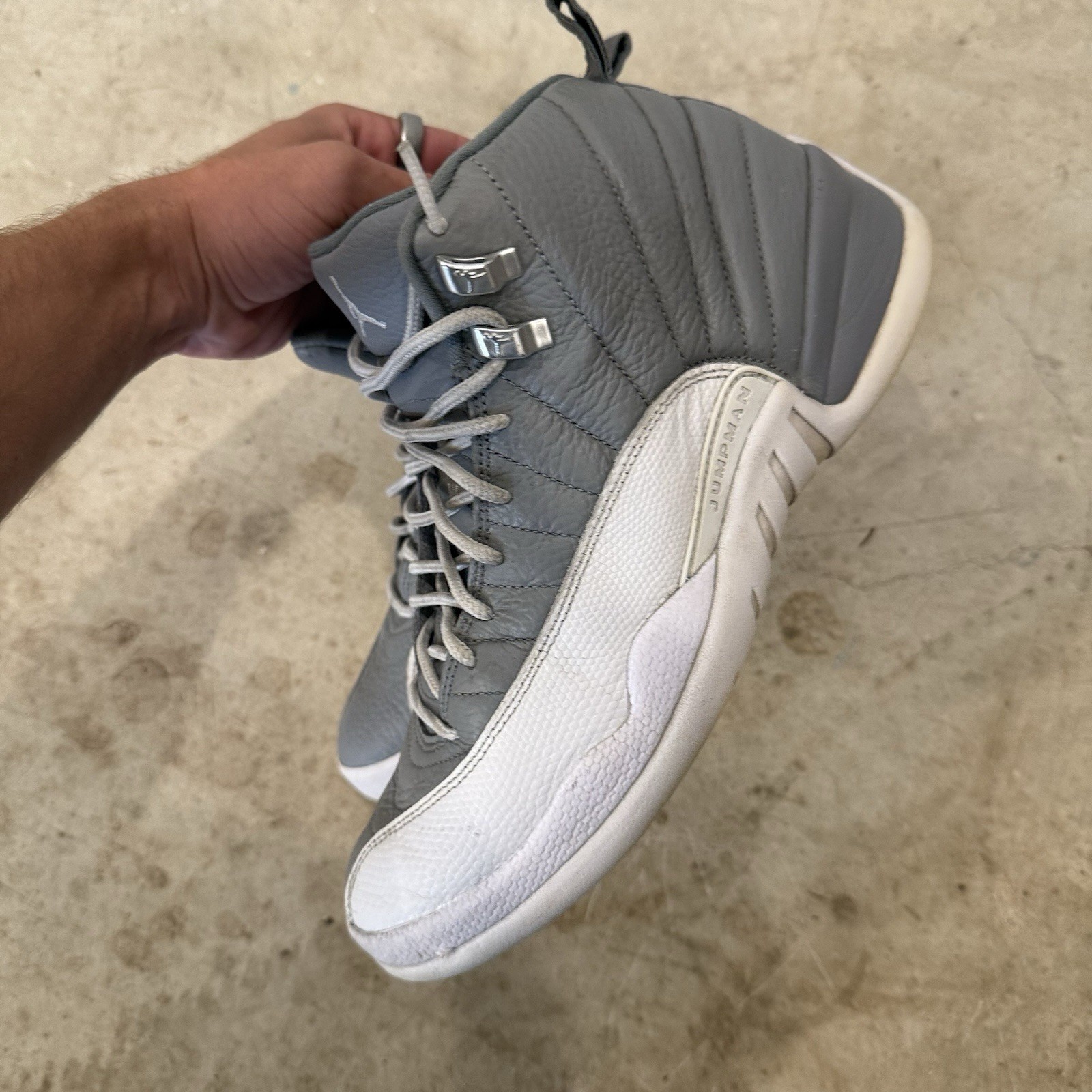 Air Jordan 12 Retro ‘Stealth’ Men’s Size 10 Pre‑owned Sneakers CT8013‑015