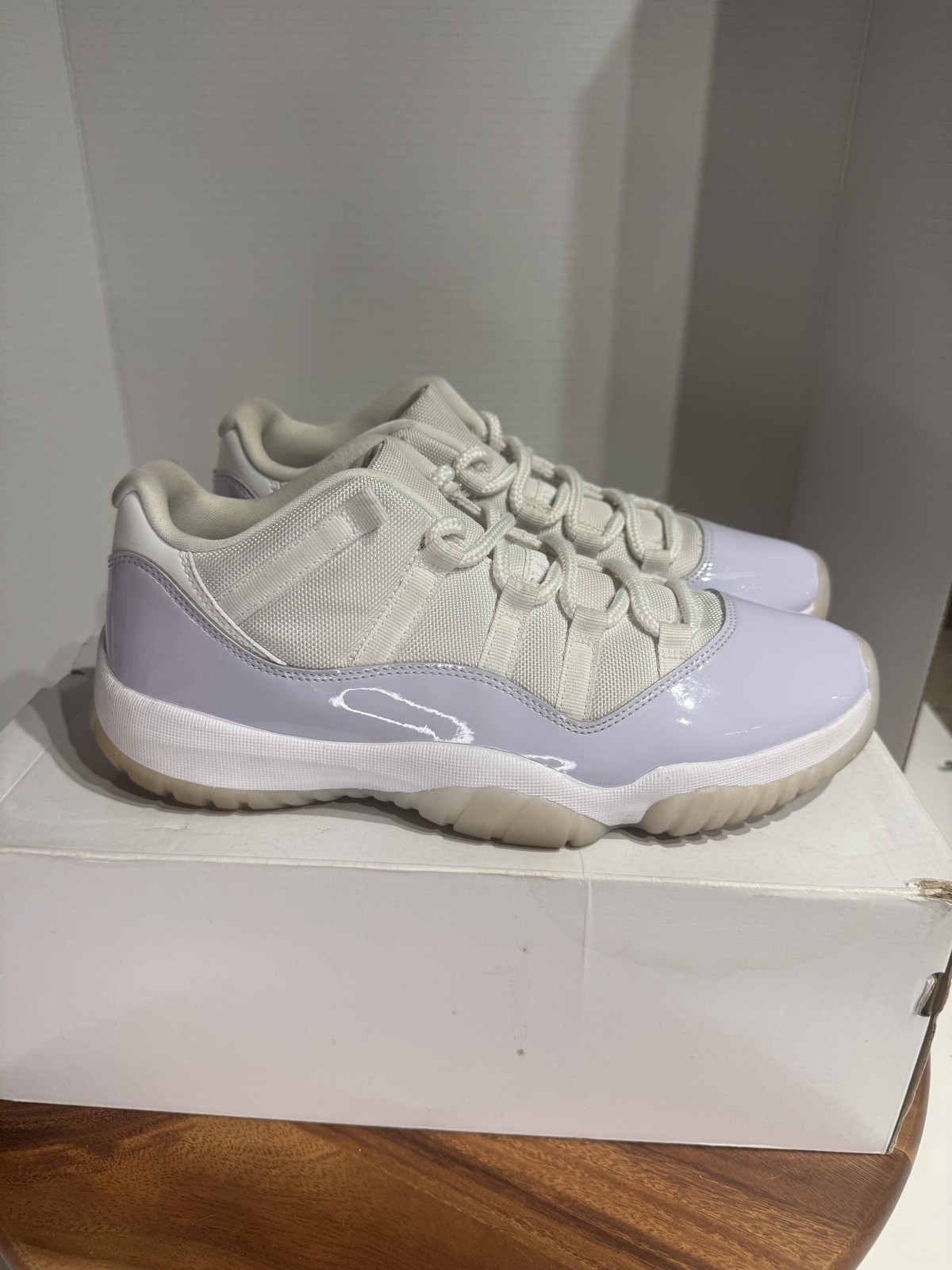 Jordan 11 Retro Low Pure Violet Women’s Size 11.5 (AH7860-101)