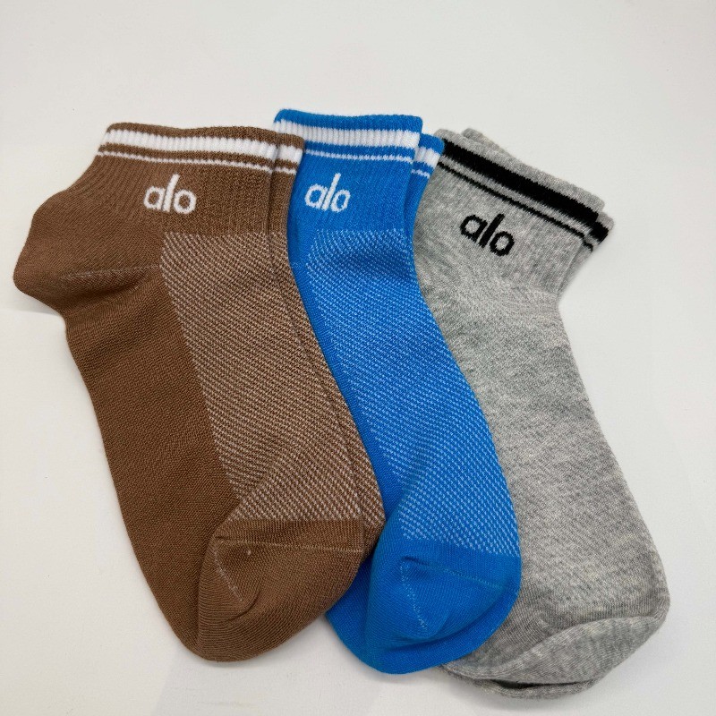 New Yoga 3-Pack Socks Unisex Half-Crew Throwback Brown – Blue – Gray NWT