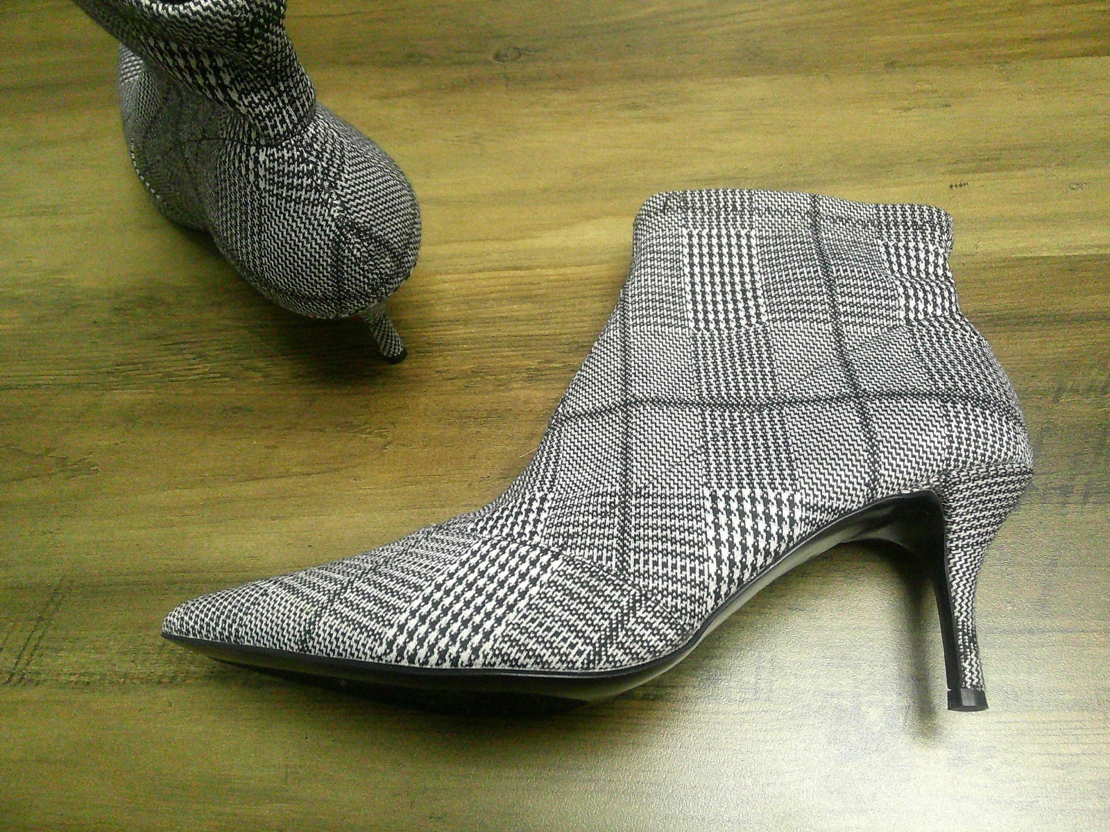 Charles by Charles David “Amstel” Stretch Upper Booties Women’s 8 M Black/Grey