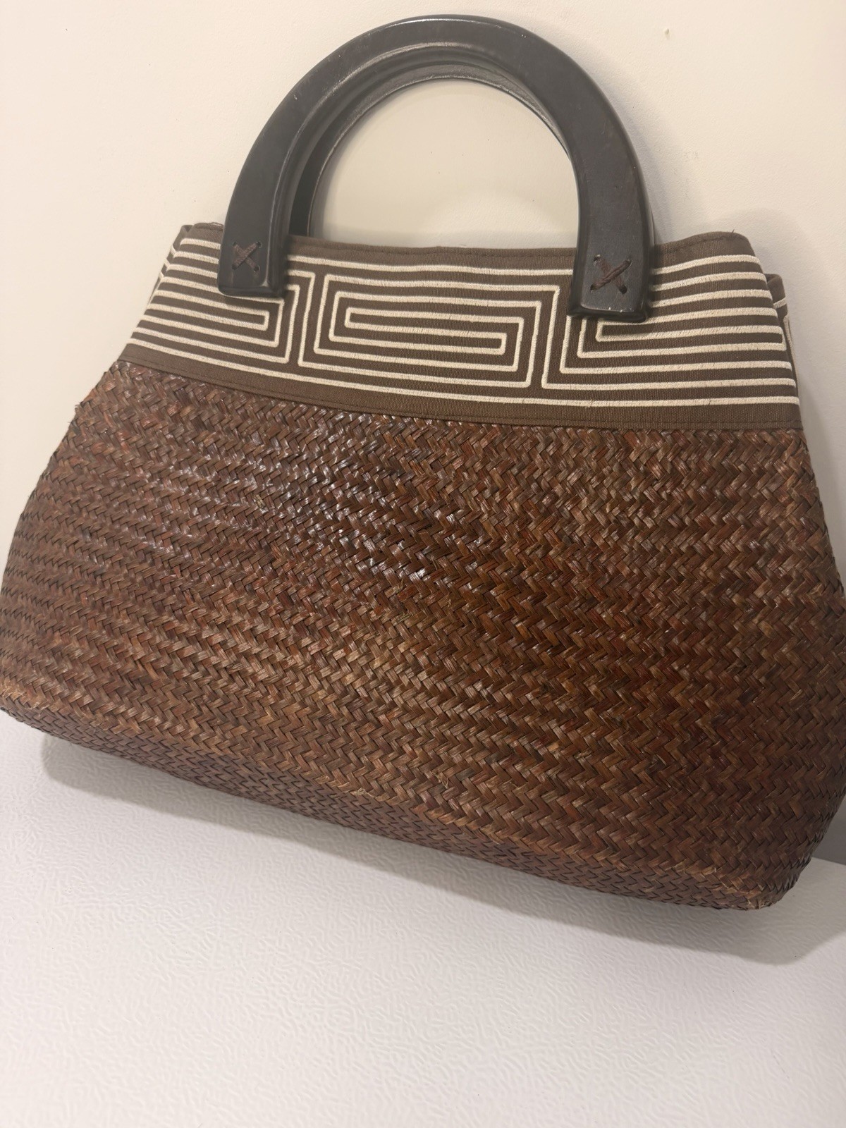 St. John’s Bay Woven Tote Bag Brown Black Zip Top Handle Lined Inner Pockets