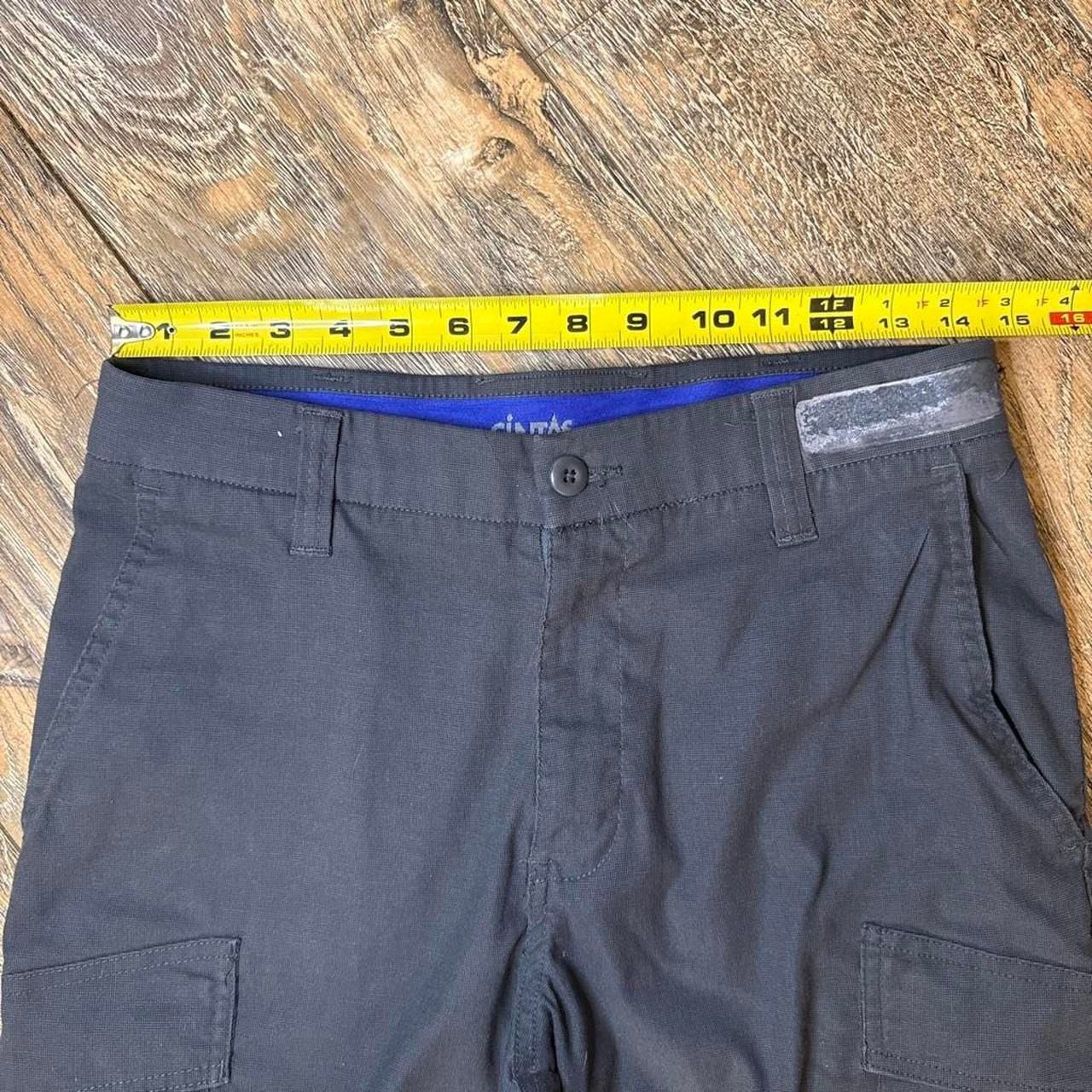 Cintas Men’s Grey Cargo Shorts Size 30