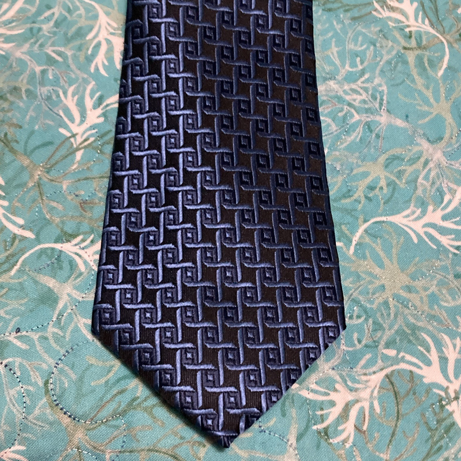 WeiShang Men’s Polyester Tie Blue Black Geometric Woven Logo Pointed