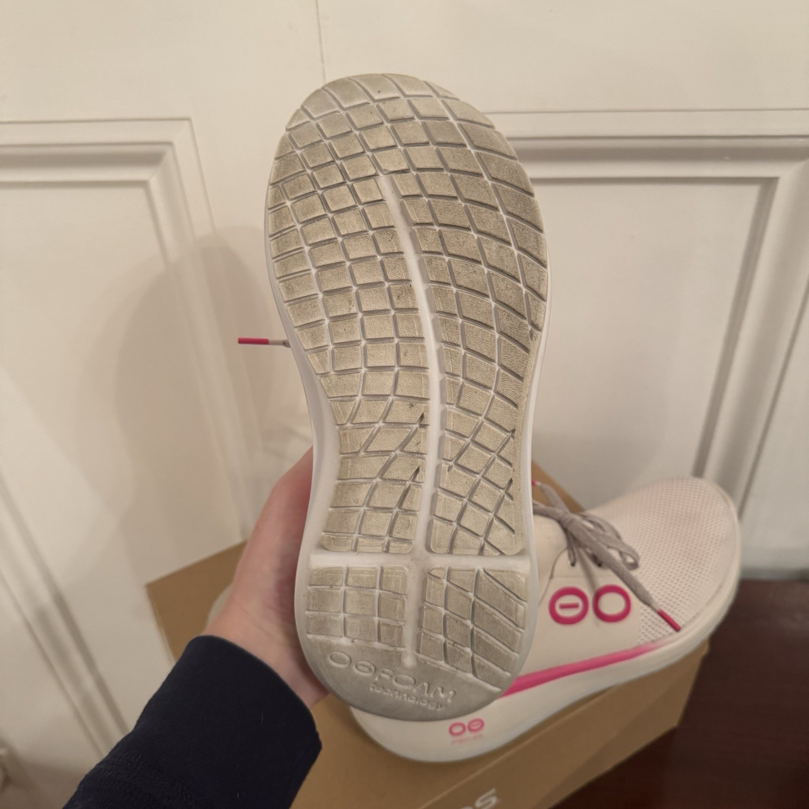 OOFOS OOmy Stride White Mesh Recovery Foam Sneakers Women’s Sz 8 Shoes Pink