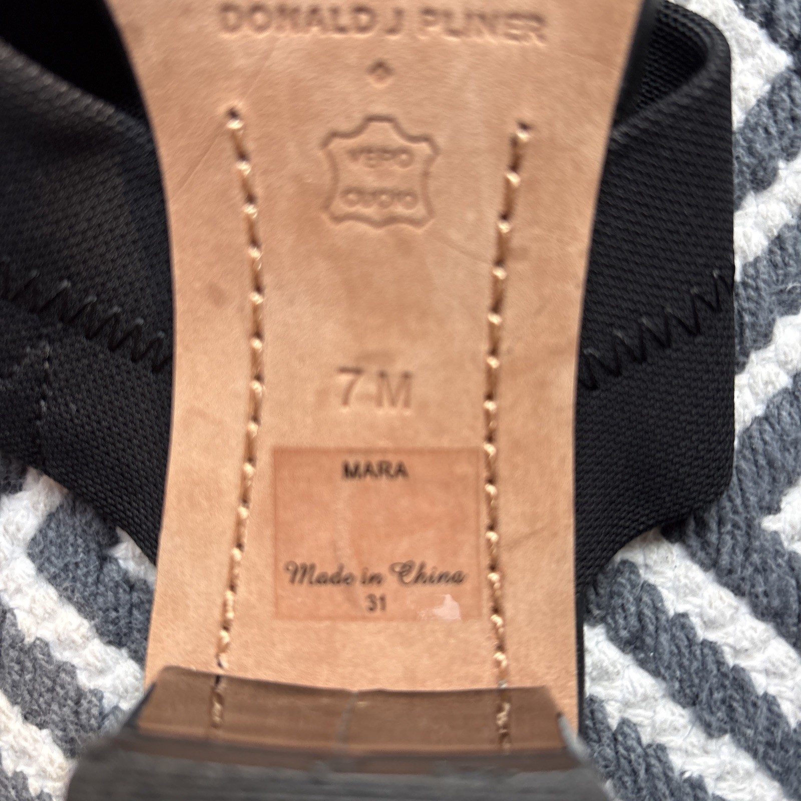 Donald J Pliner Mara Black Slip-On Sandals Size 7