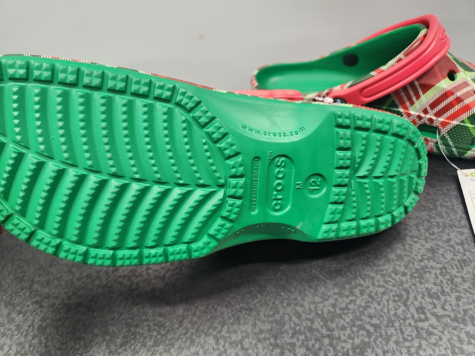 Crocs Baya Holiday Plaid Comfort Clogs Men’s 12 Women’s 14 Sandals Slides ~ NEW
