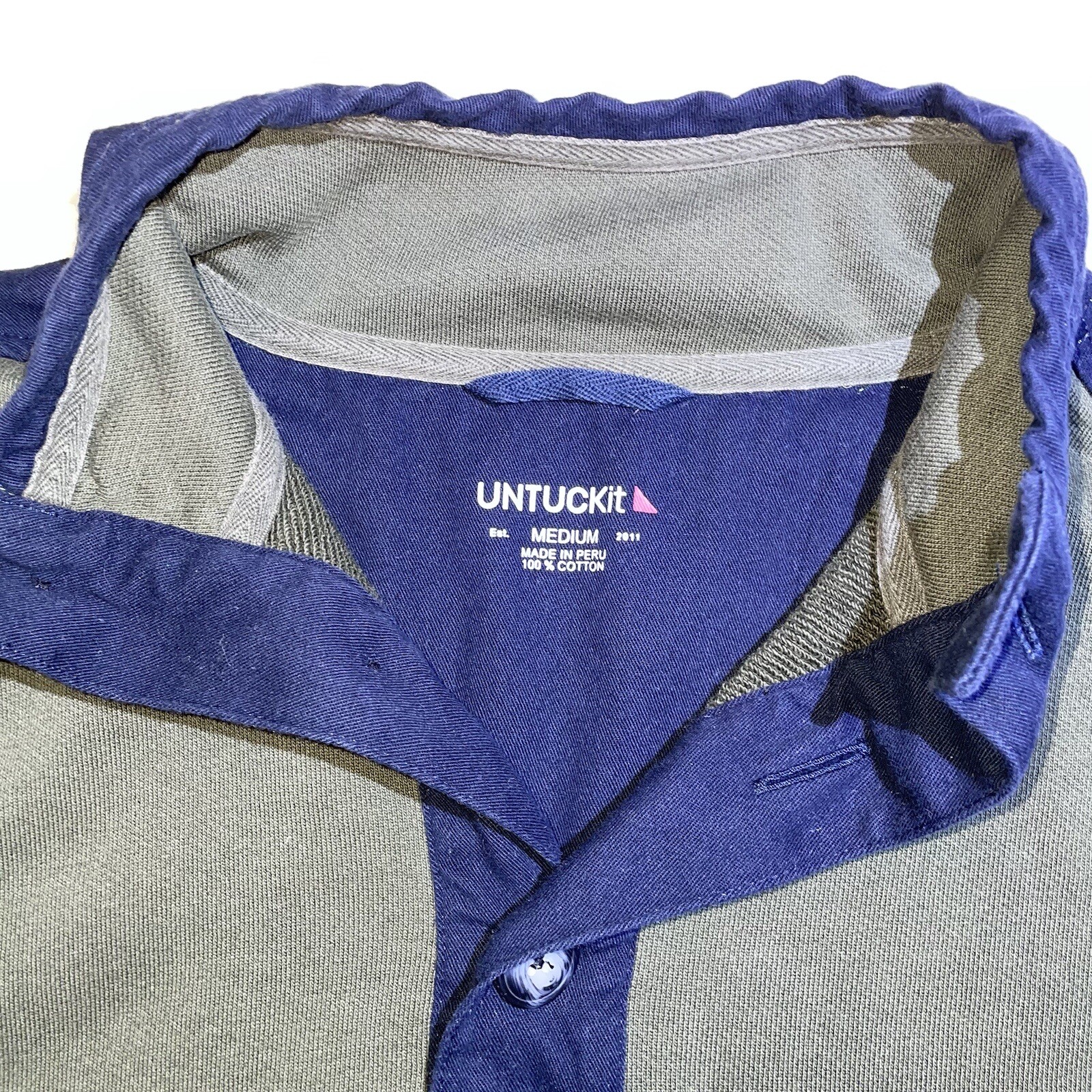 Untuckit Pullover Sweater 1/4 Zip Button Mens Size M Walking Hiking Golf Pocket