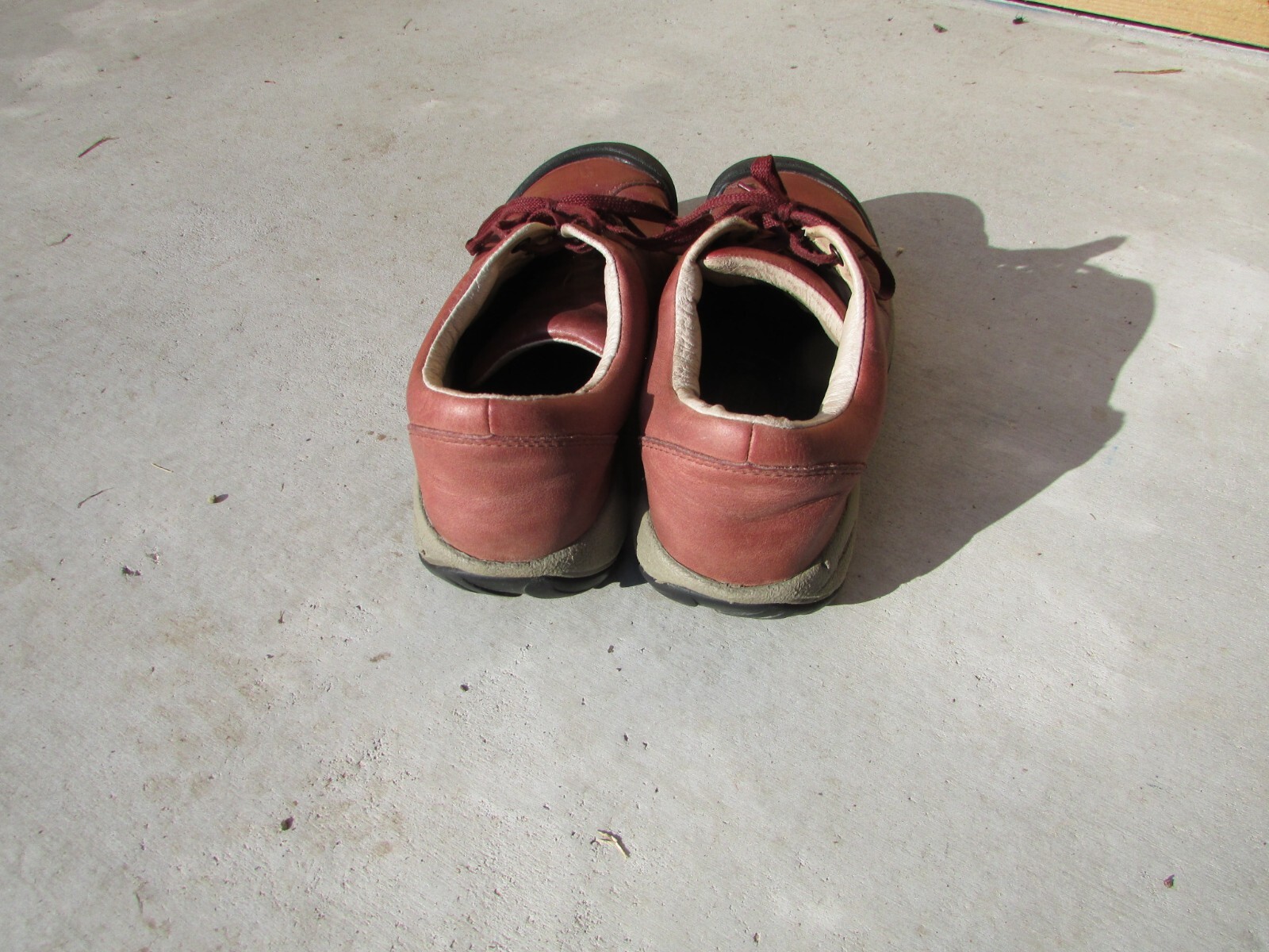Keen Red Leather Oxford Laced School Walking Shoes Size 8 (38.5) 5322-MBRN