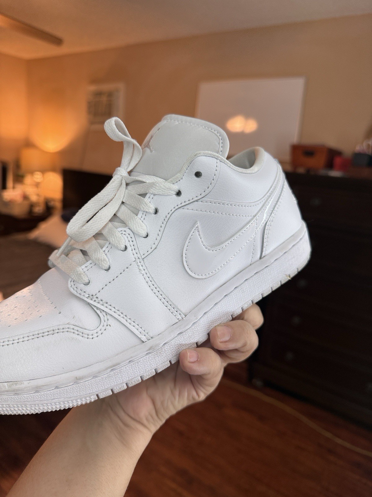 Jordan Air Jordan 1 Low Men’s White Low Top Lace-Up Athletic Sneakers