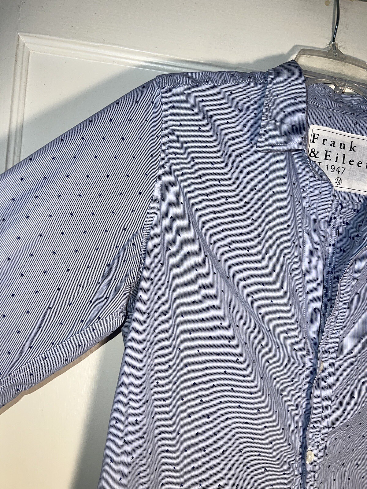 Frank & Eileen Barry White Blue Stripe Stars Cotton Shirt Size M. c747