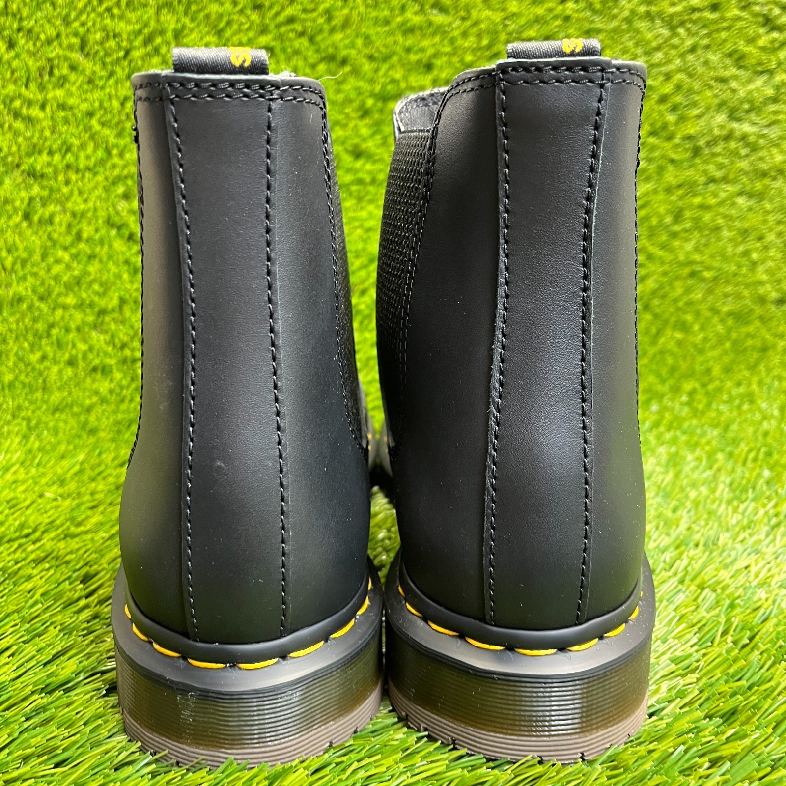 Dr. Martens 2976 SR Mens Size 11 Womens 12 Black Classic Leather Chelsea Boots
