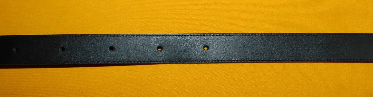 WOMEN’S BURBERRY MADE IN ITALY BLACK LEATHER SLIM BELT SIZE 6 – 30/75cm..