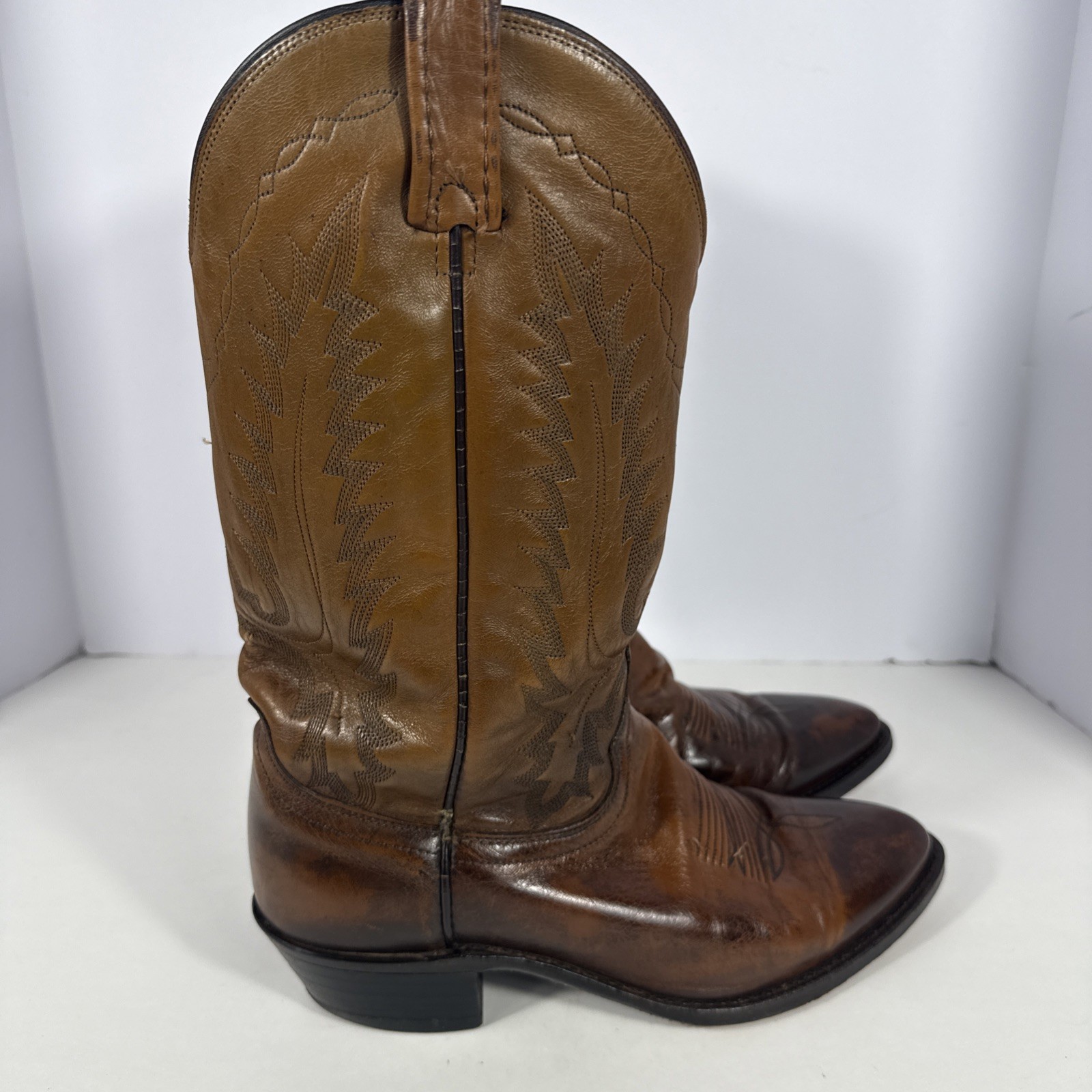 Dan Post Classic Brown Western Cowboy Boots Mens Size 9.5 EW Leather Embroidered