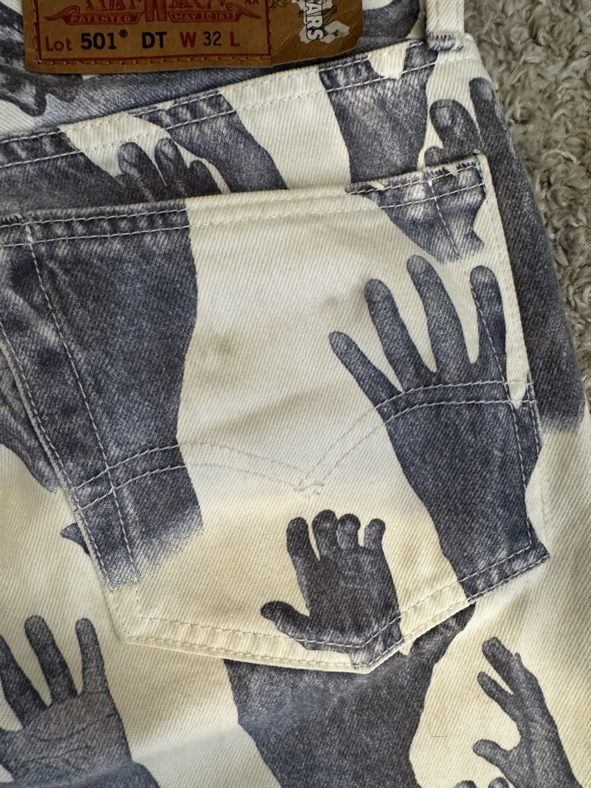 DENIM TEARS Levi’s 501 DT Men’s Straight Graphic Hands Jeans White Black Cotton