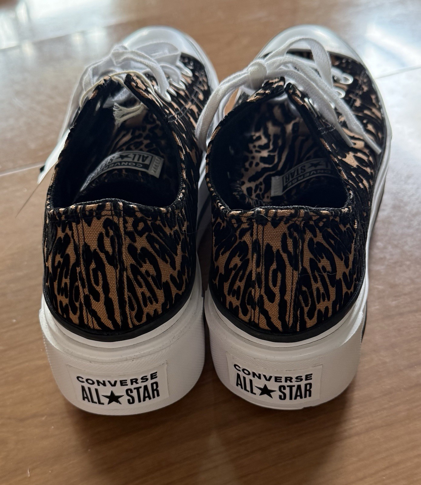 Chuck Taylor All Star Lift Double Stack Platform Leopard size 11 women/9.5 men
